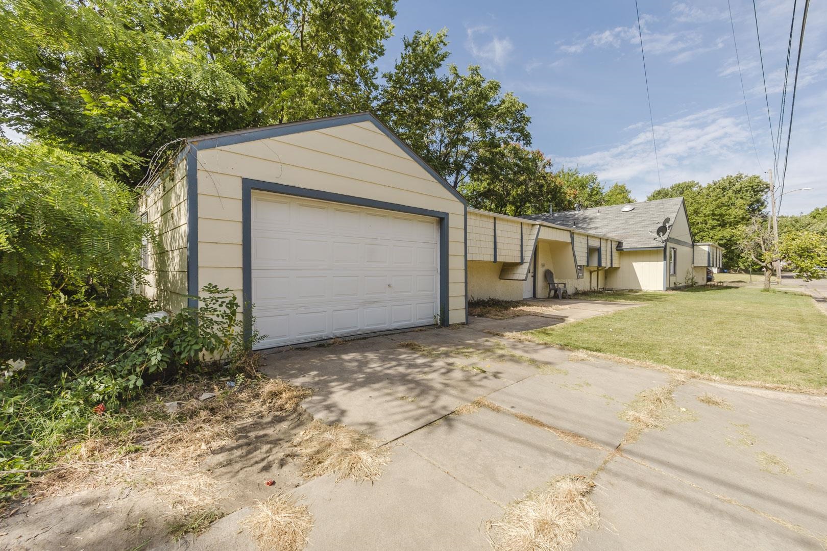602 S Bluff Property Photo 30