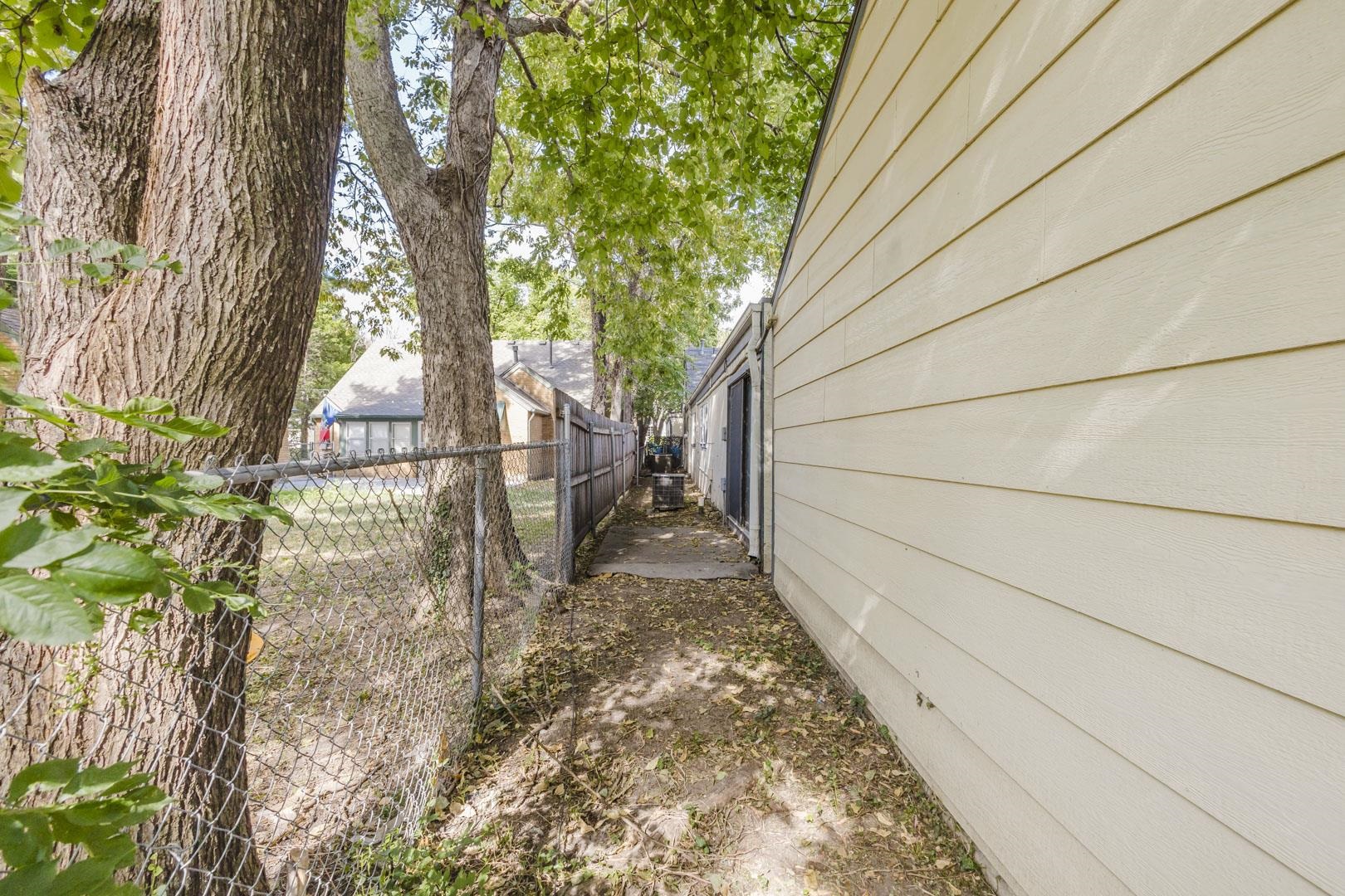 602 S Bluff Property Photo 32
