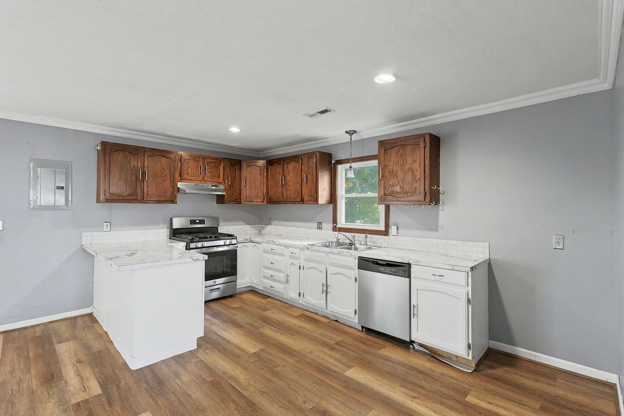 2746 N Iva Property Photo 7