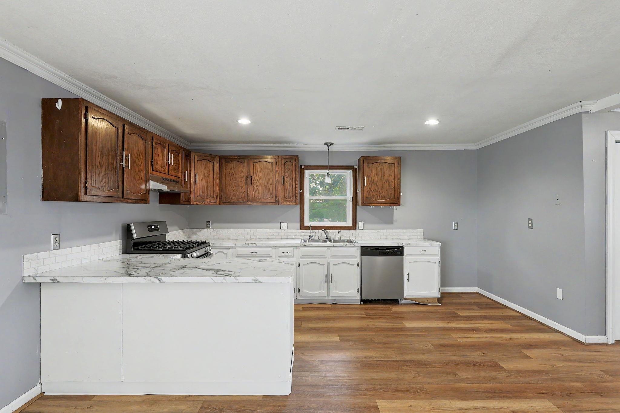 2746 N Iva Property Photo 8