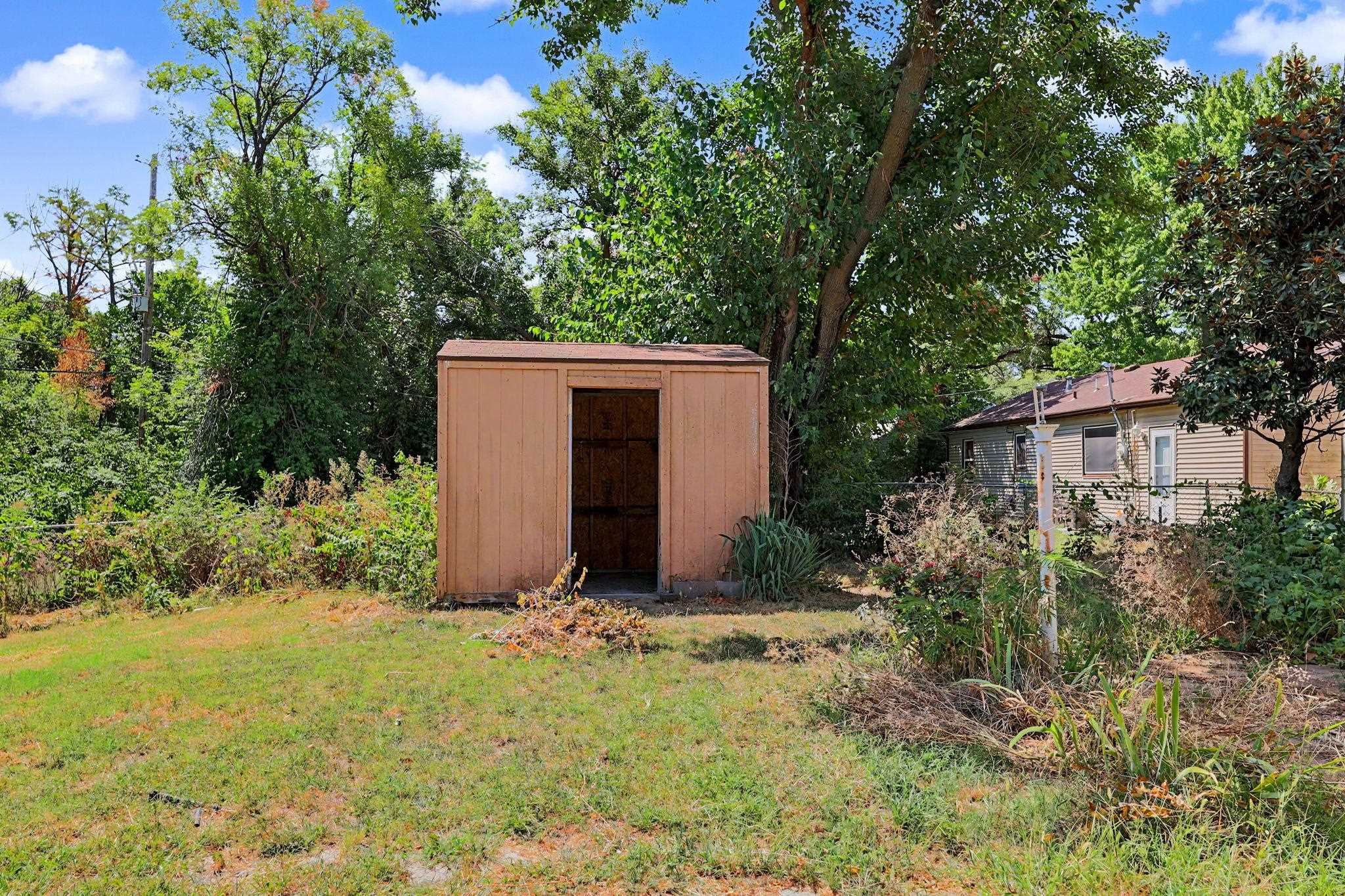 2746 N Iva Property Photo 31