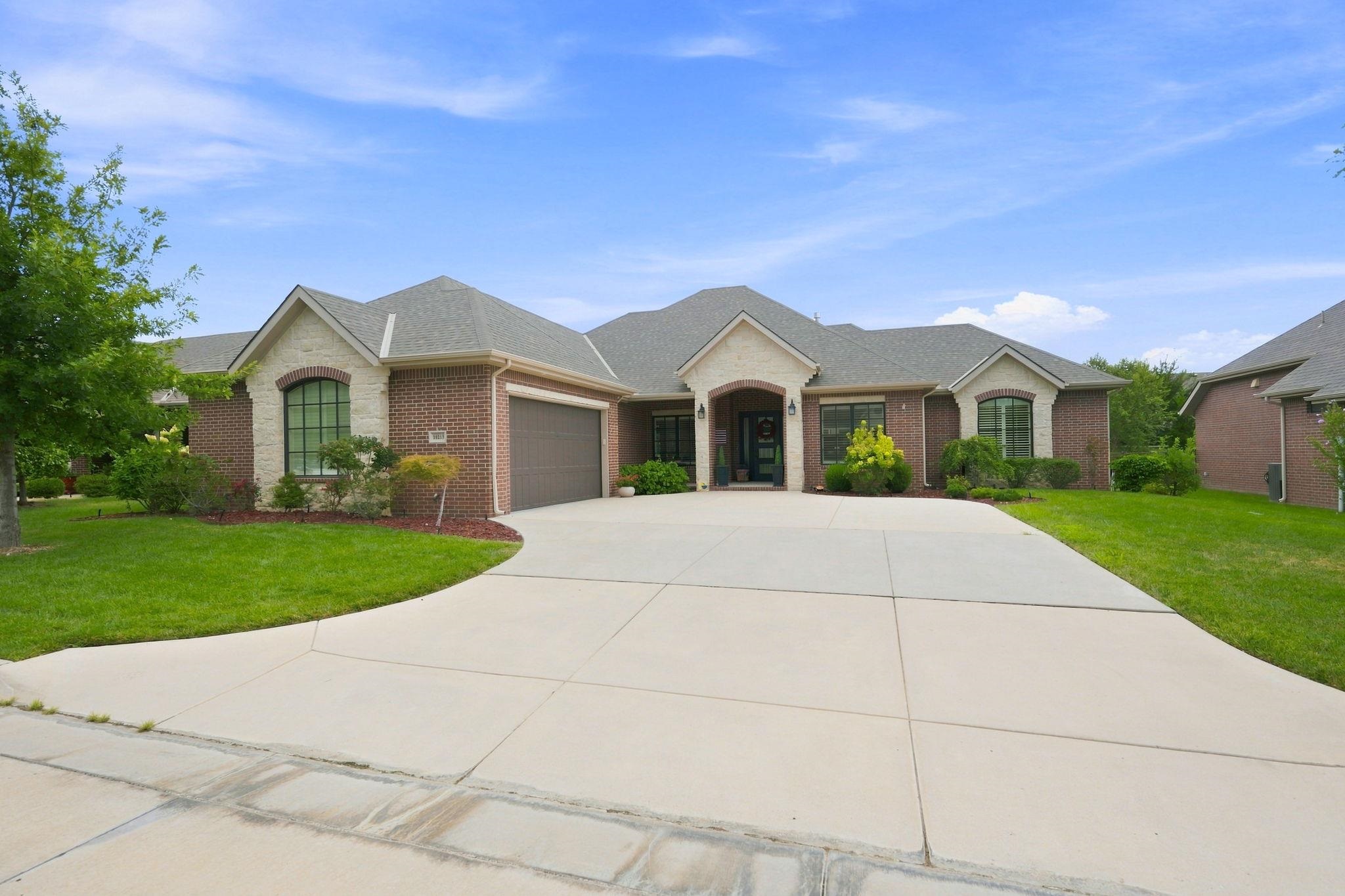 10213 E Summerfield Property Photo 1