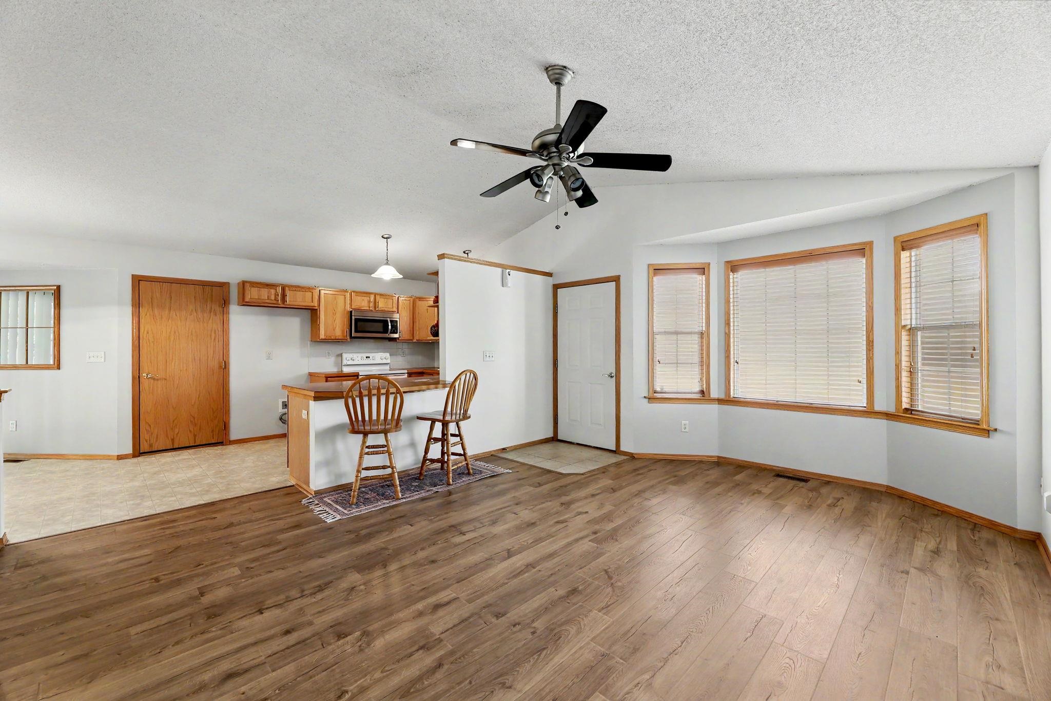 10114 W Jewell St Property Photo 4