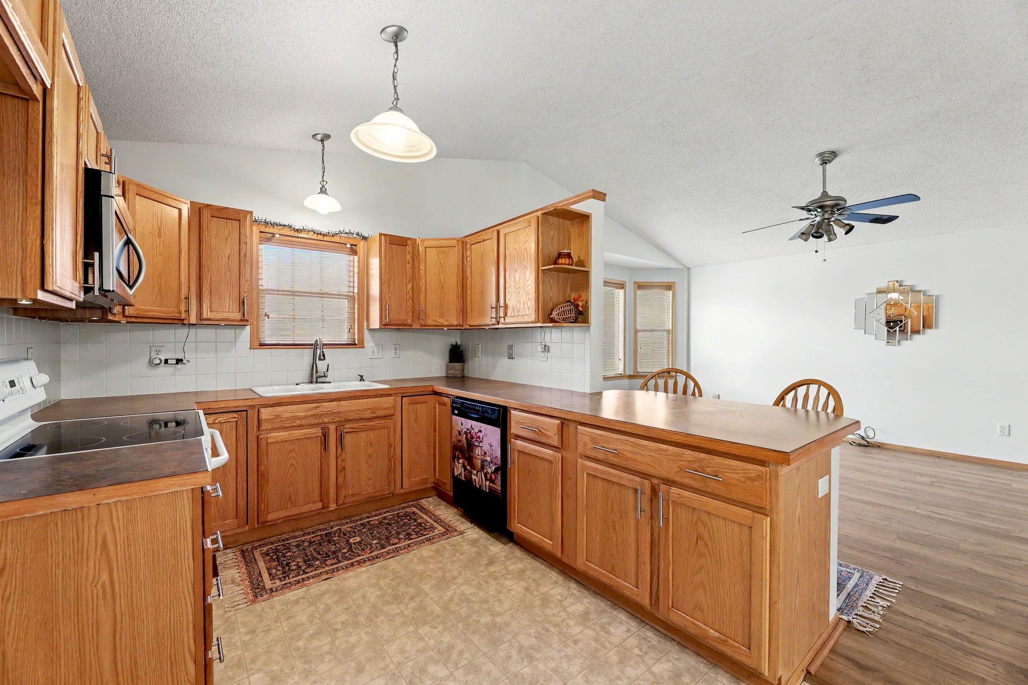 10114 W Jewell St Property Photo 5