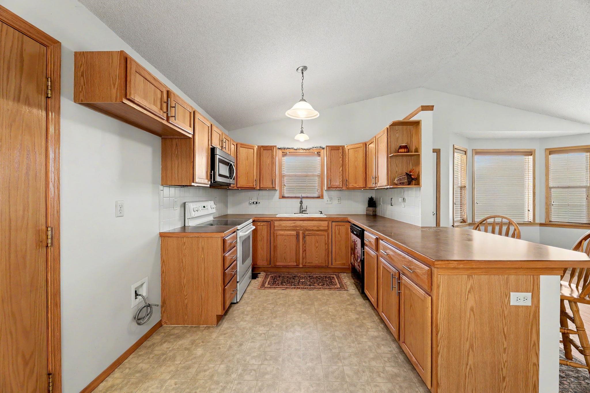 10114 W Jewell St Property Photo 6