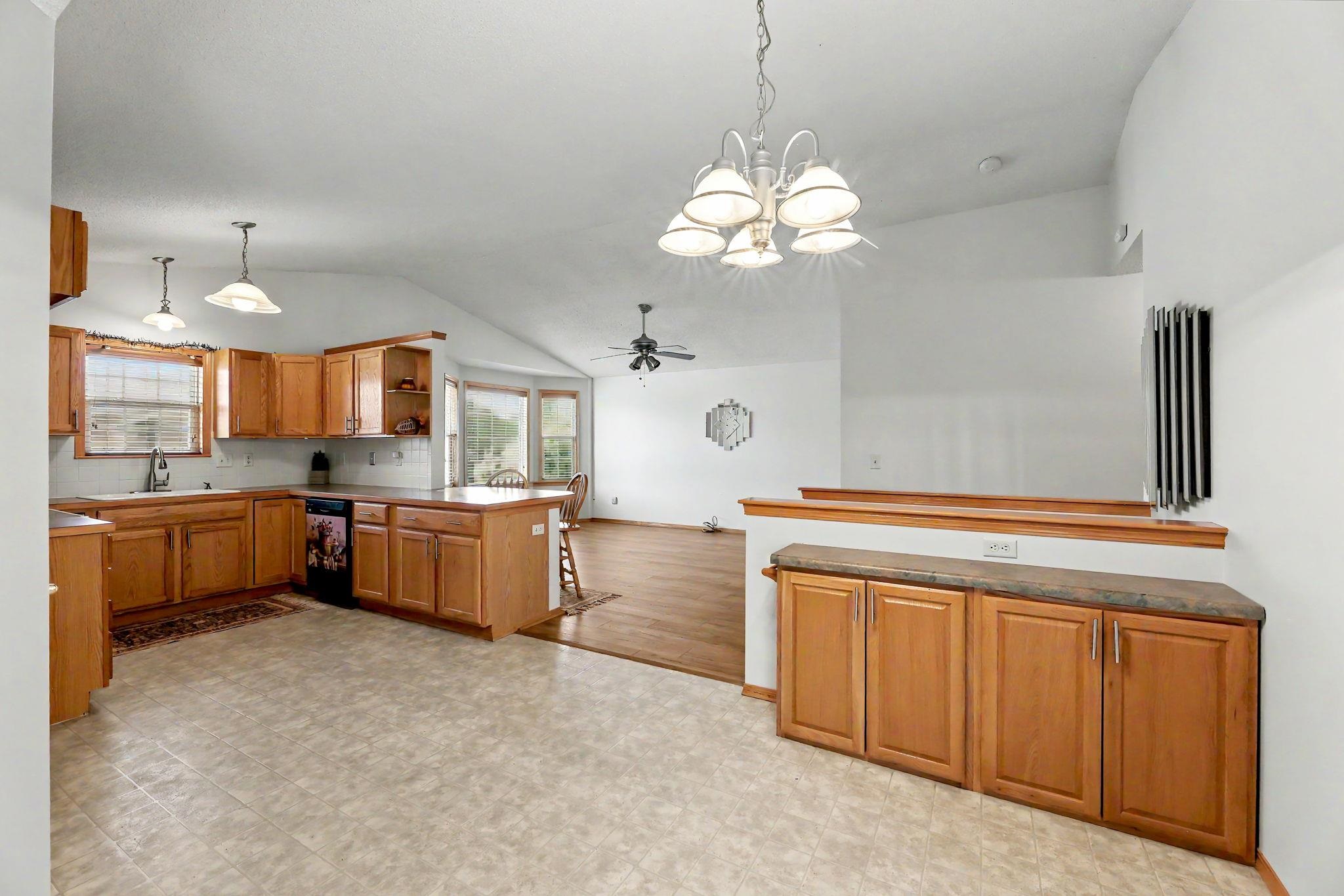 10114 W Jewell St Property Photo 9