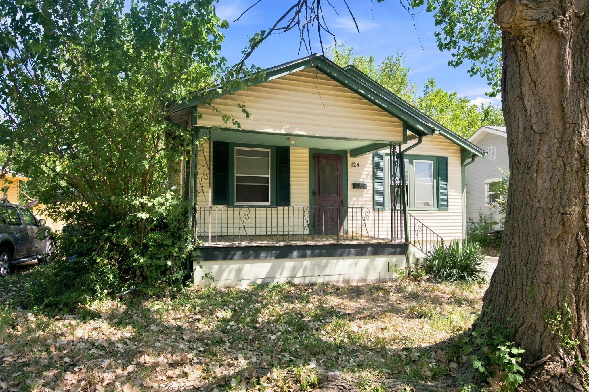 124 N Richmond Property Photo 1