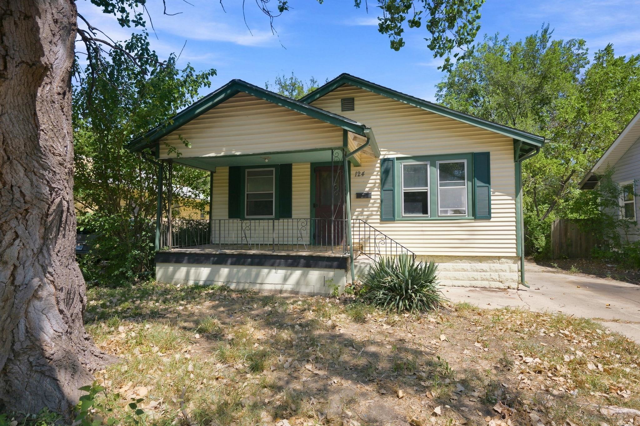 124 N Richmond Property Photo 3