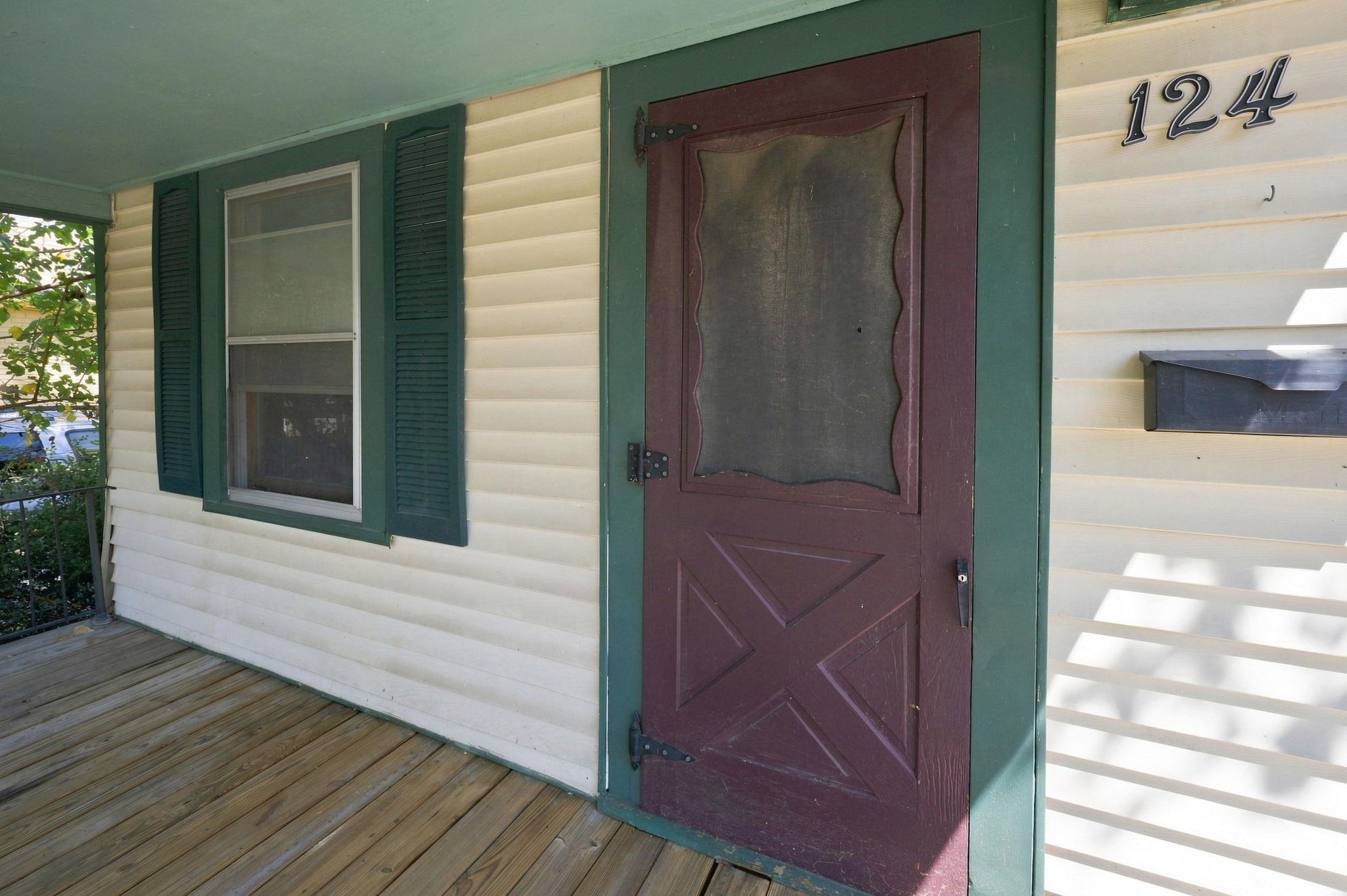 124 N Richmond Property Photo 4