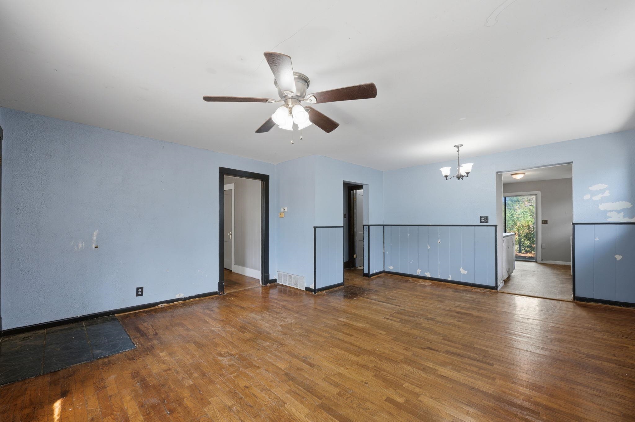 124 N Richmond Property Photo 6