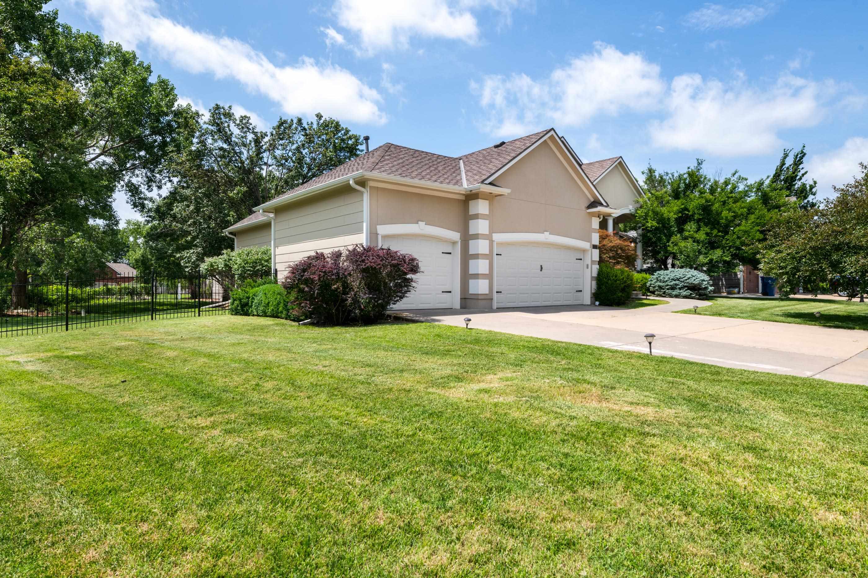 969 N White Tail Cir Property Photo 4