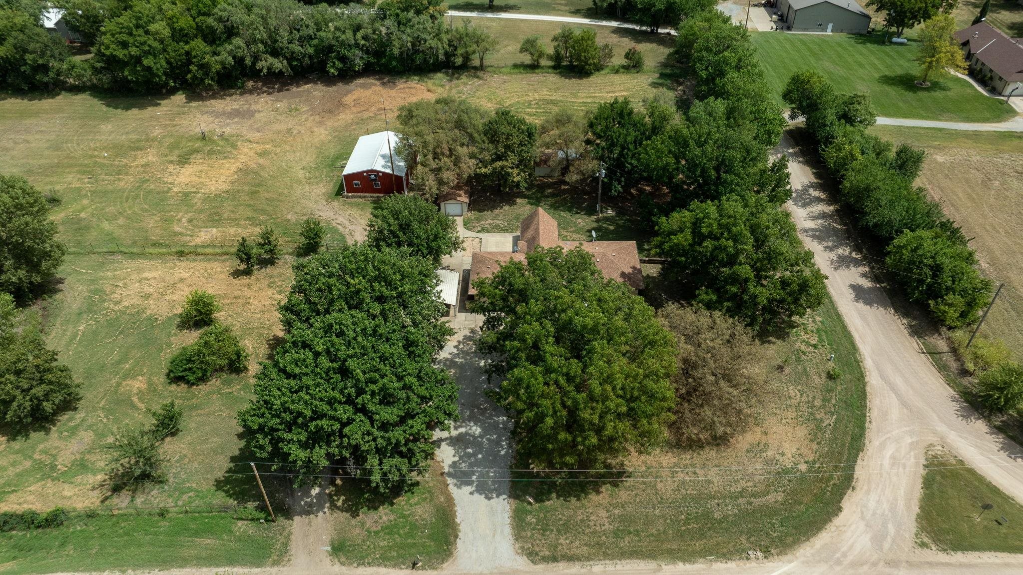 1404 N Greenwich Rd Property Photo 4