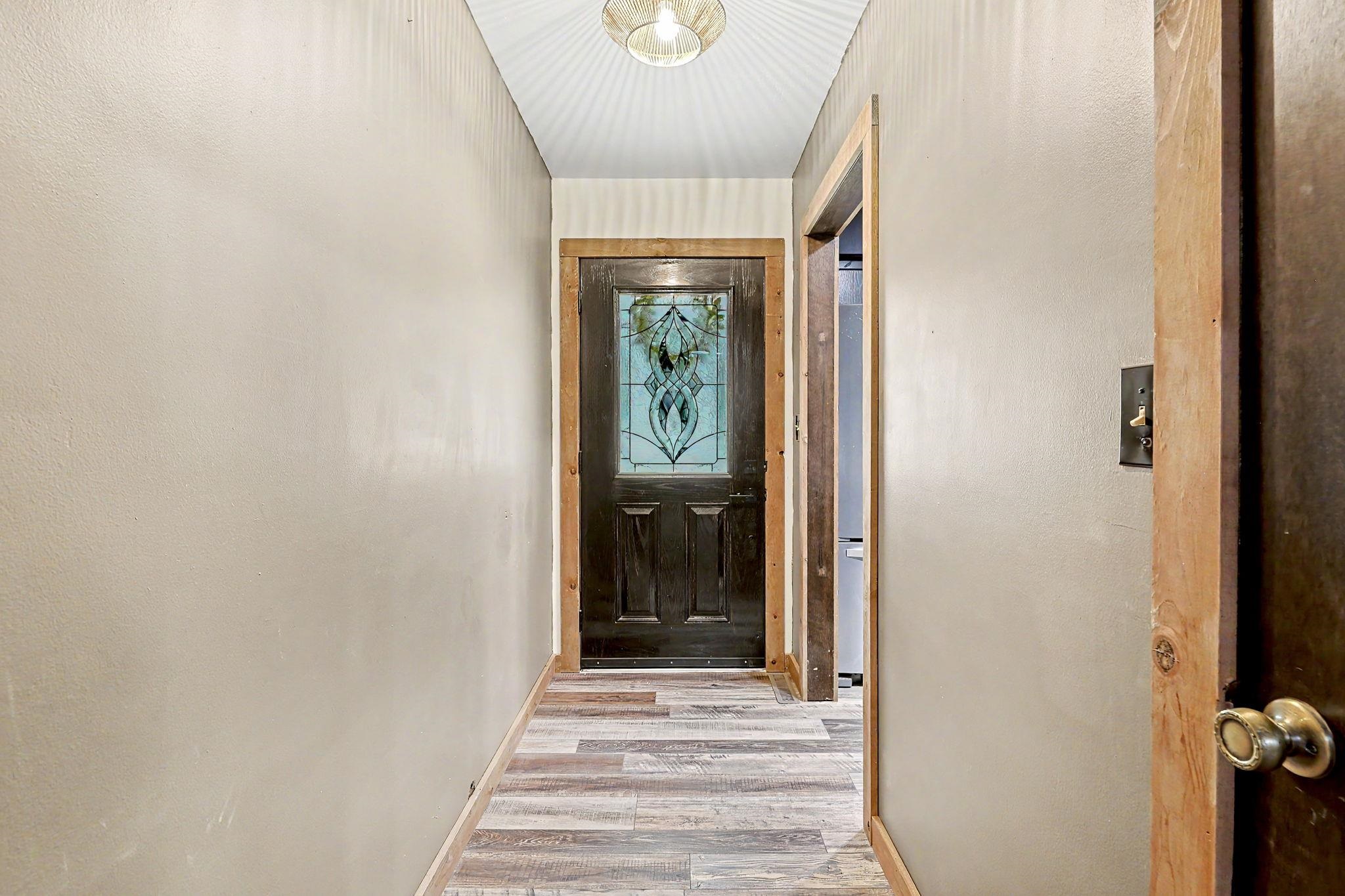 1404 N Greenwich Rd Property Photo 6