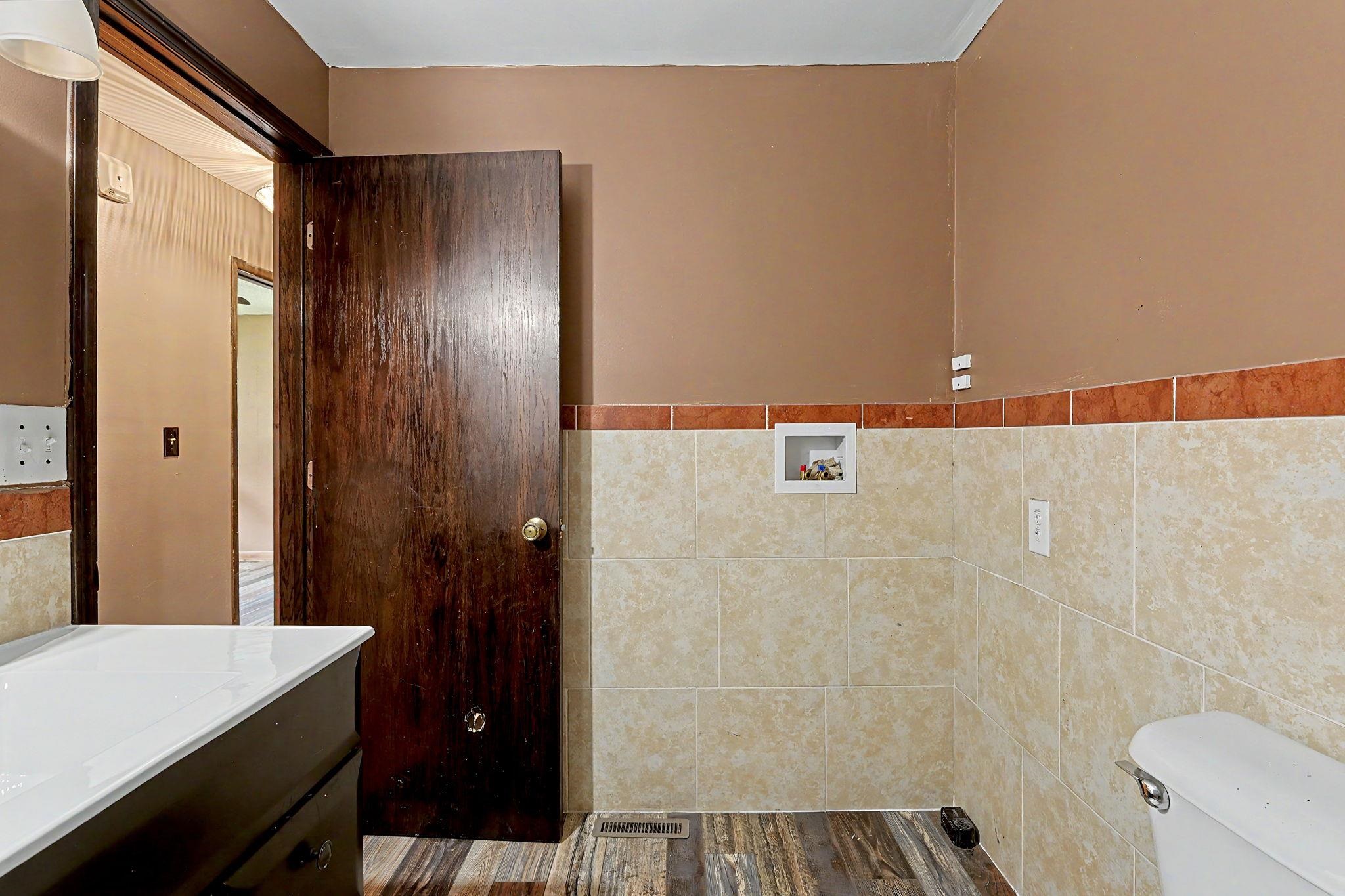 1404 N Greenwich Rd Property Photo 15