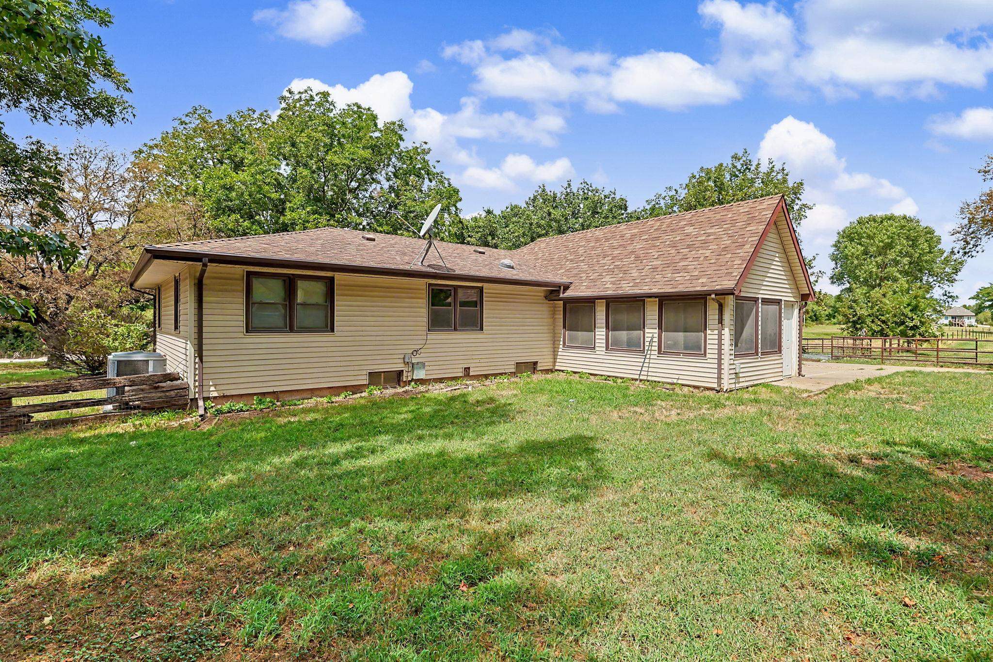 1404 N Greenwich Rd Property Photo 35