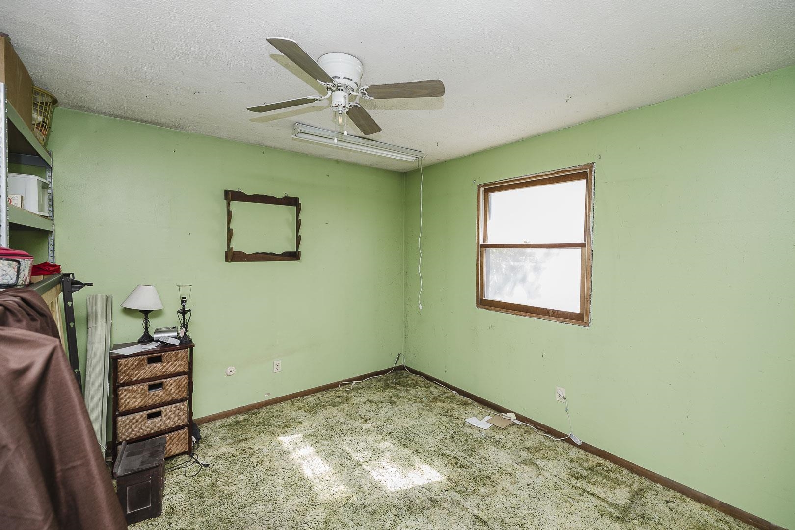 14330 W Macarthur Property Photo 22