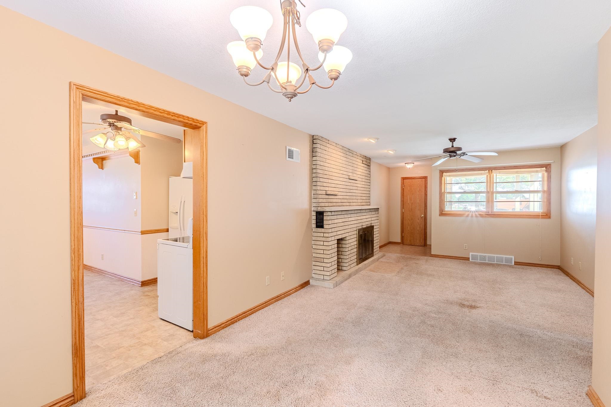 917 W Grand Property Photo 6