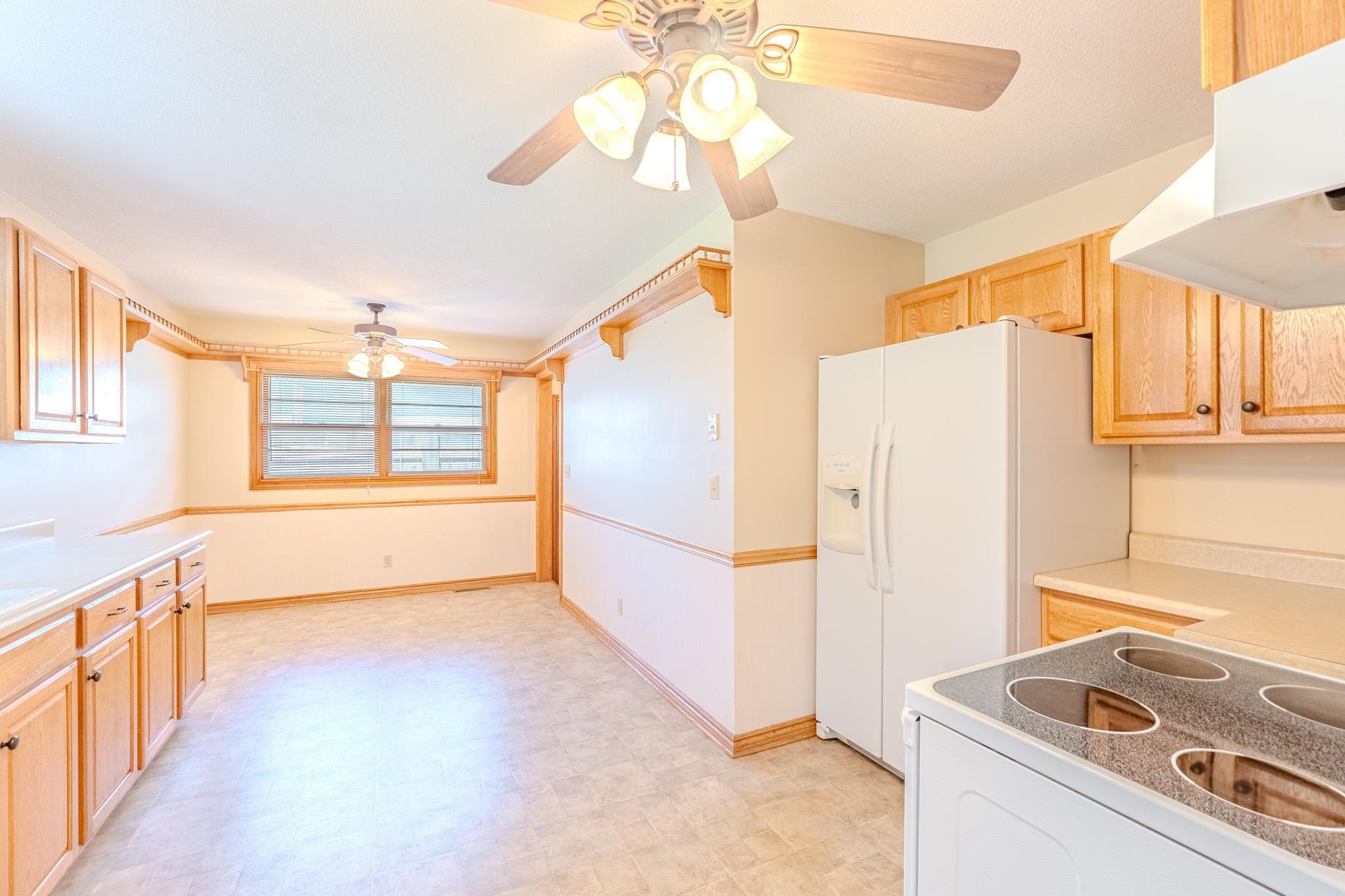 917 W Grand Property Photo 10