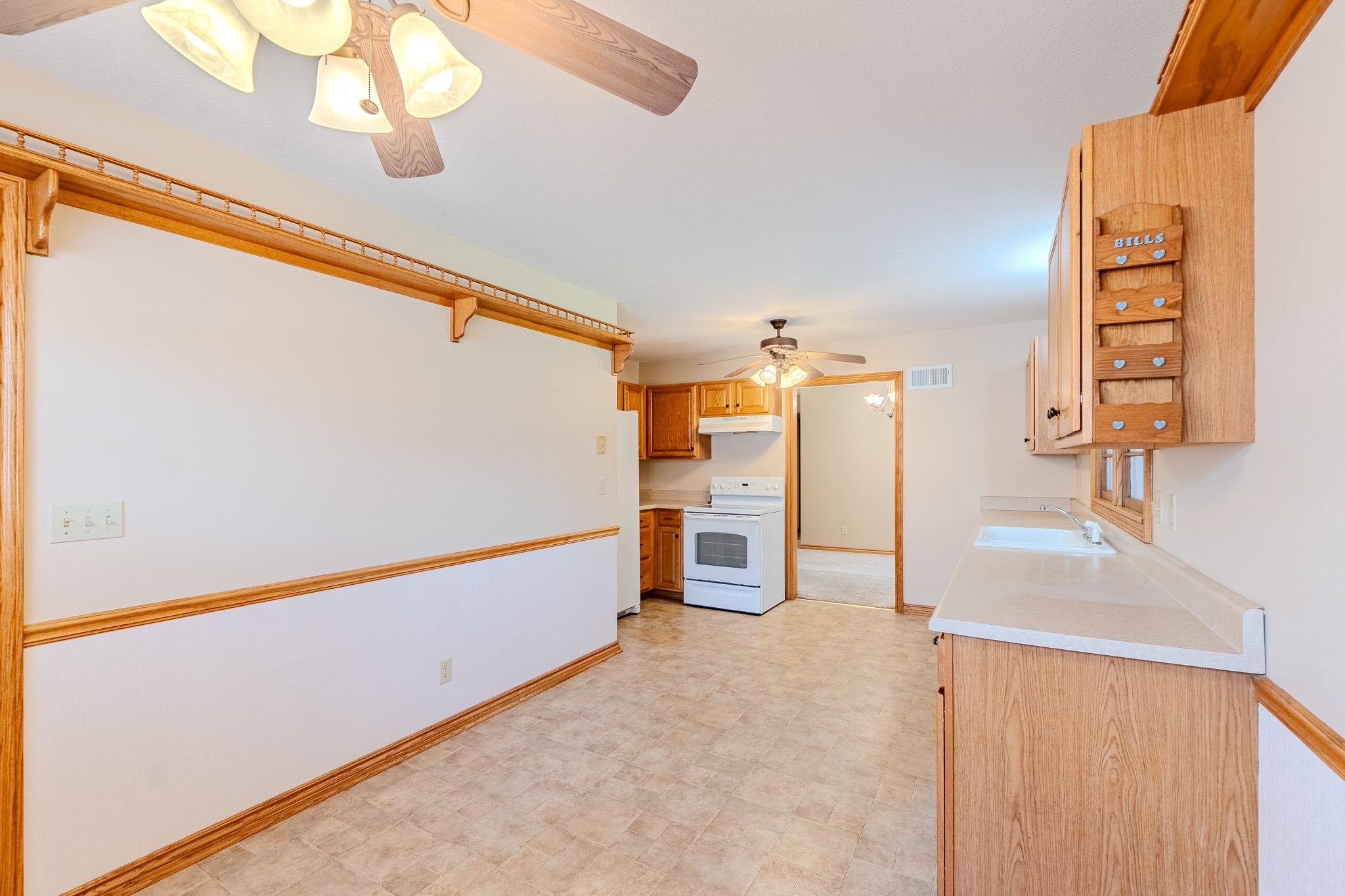 917 W Grand Property Photo 11
