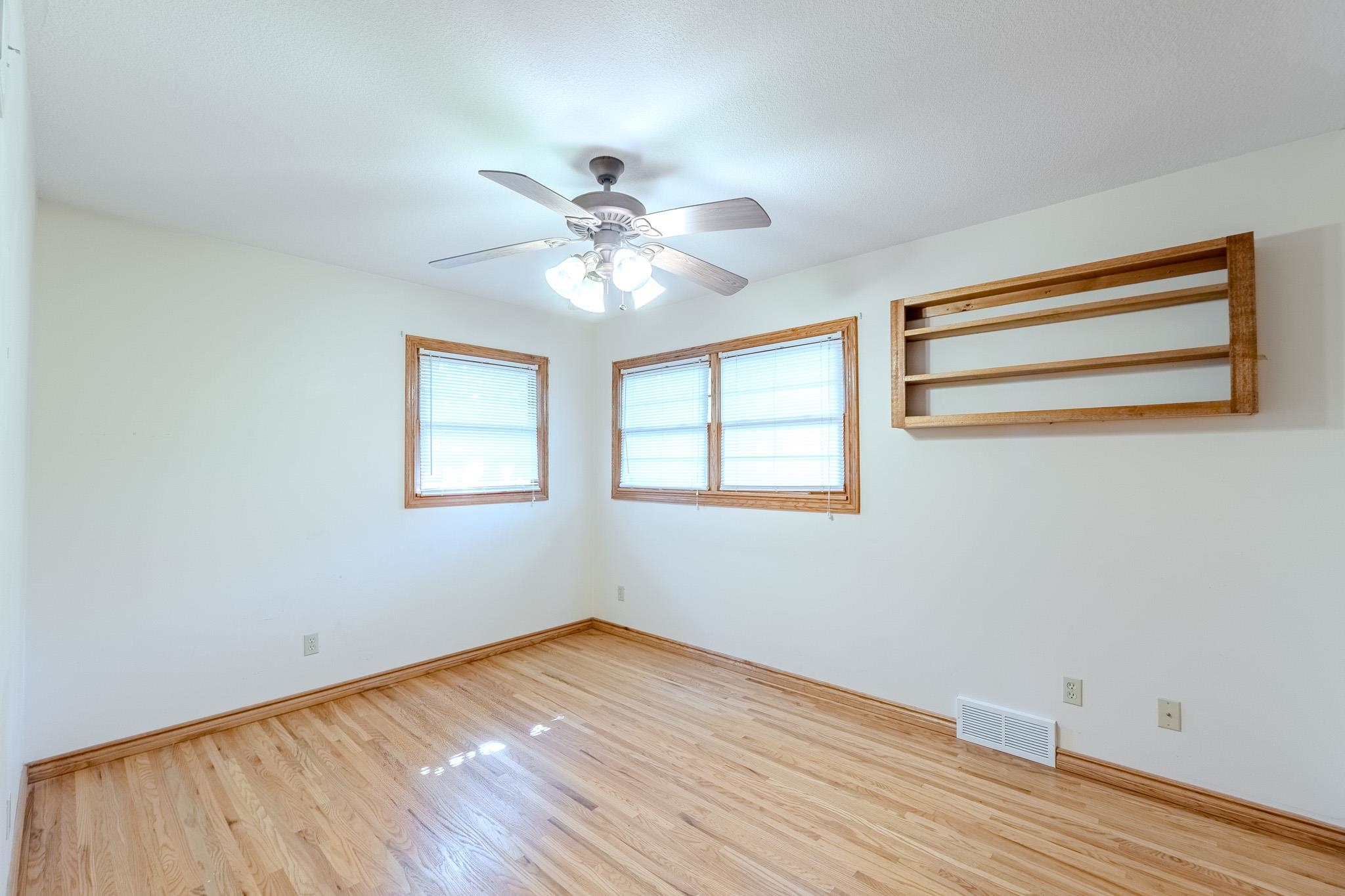 917 W Grand Property Photo 13