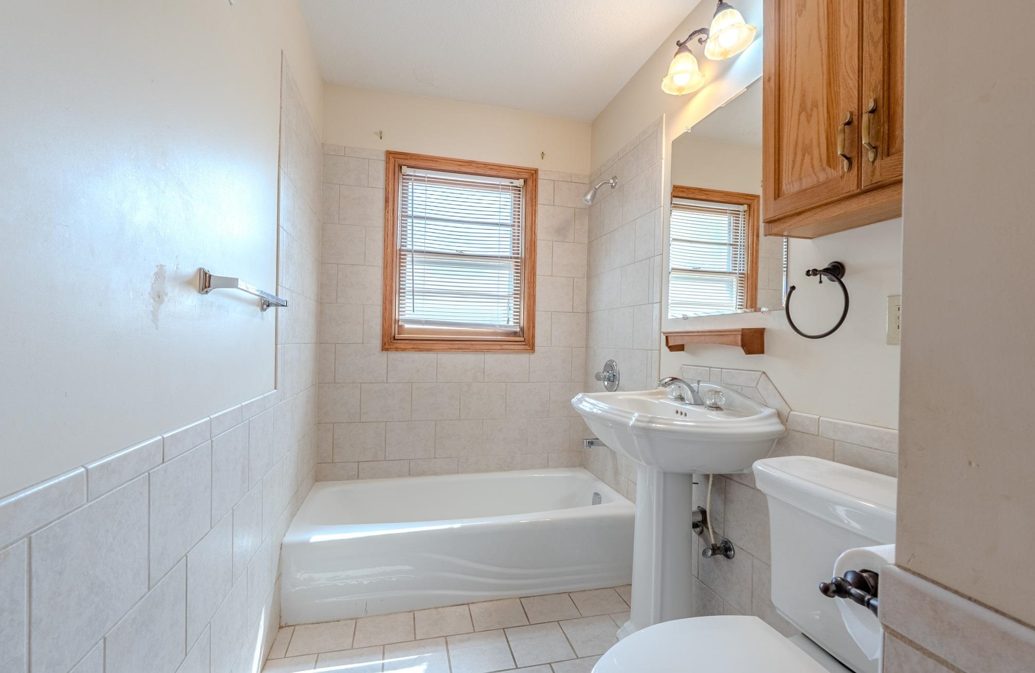 917 W Grand Property Photo 14