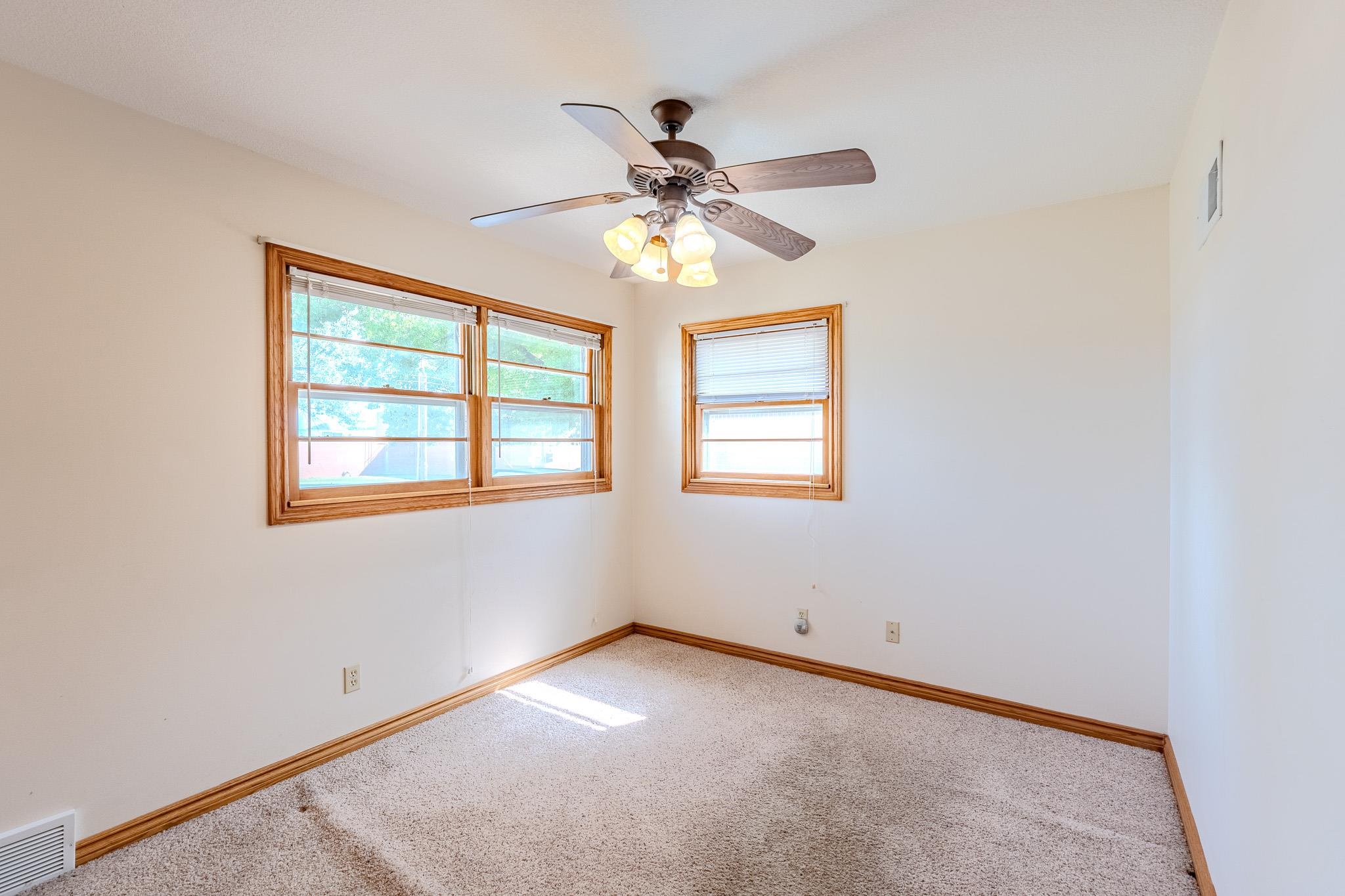 917 W Grand Property Photo 16