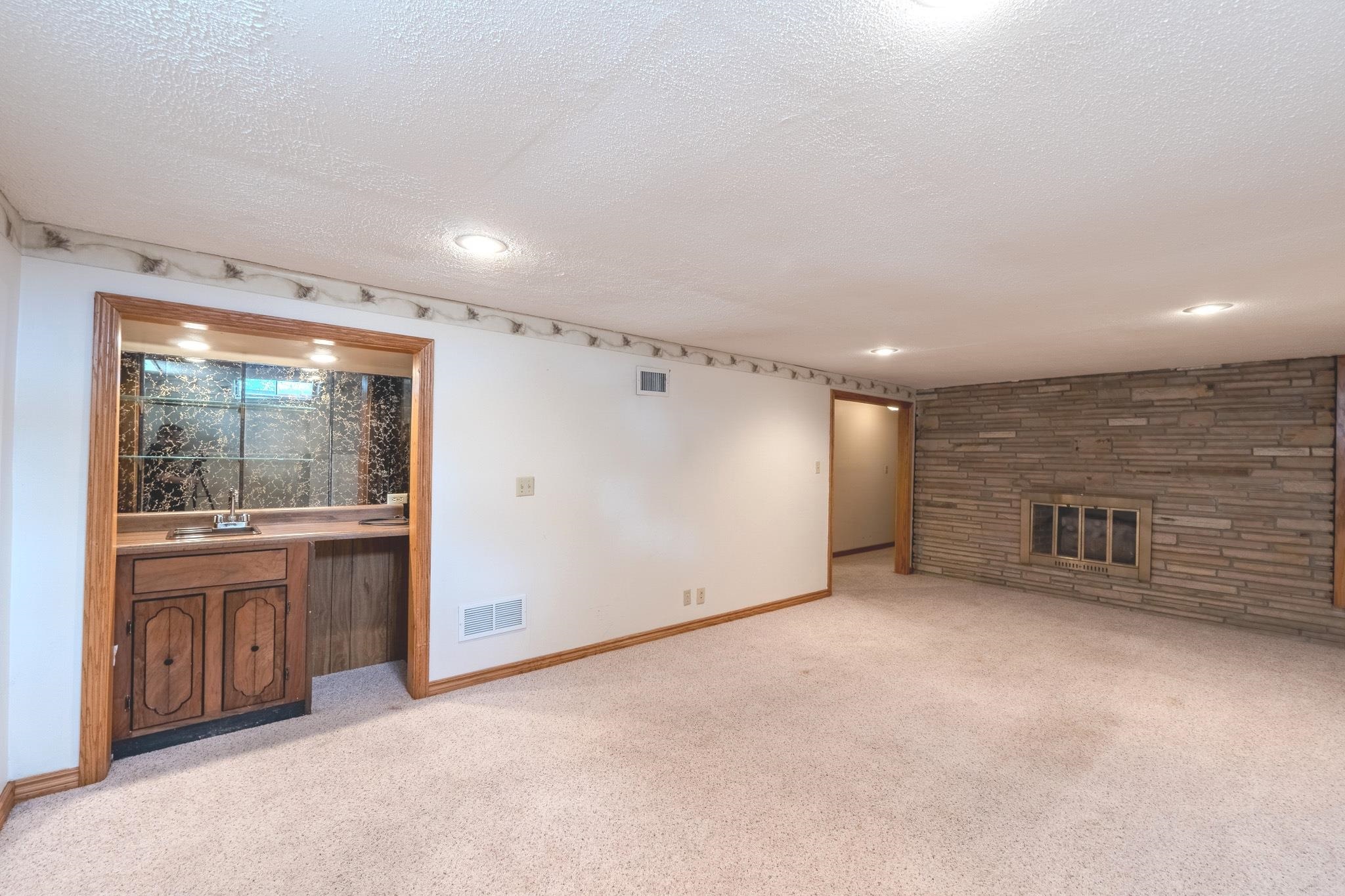 917 W Grand Property Photo 20