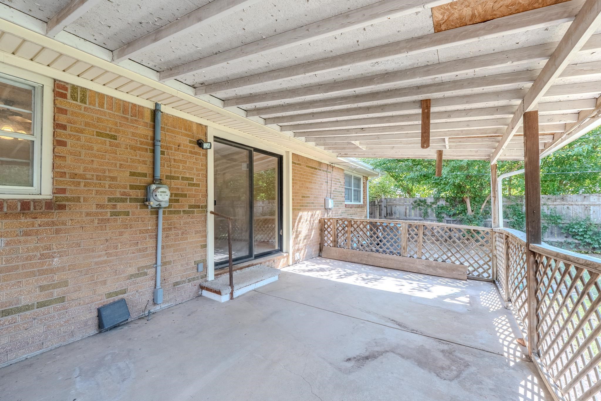 917 W Grand Property Photo 26
