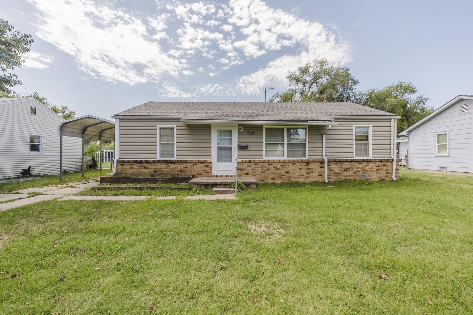 951 N Derby Property Photo 1