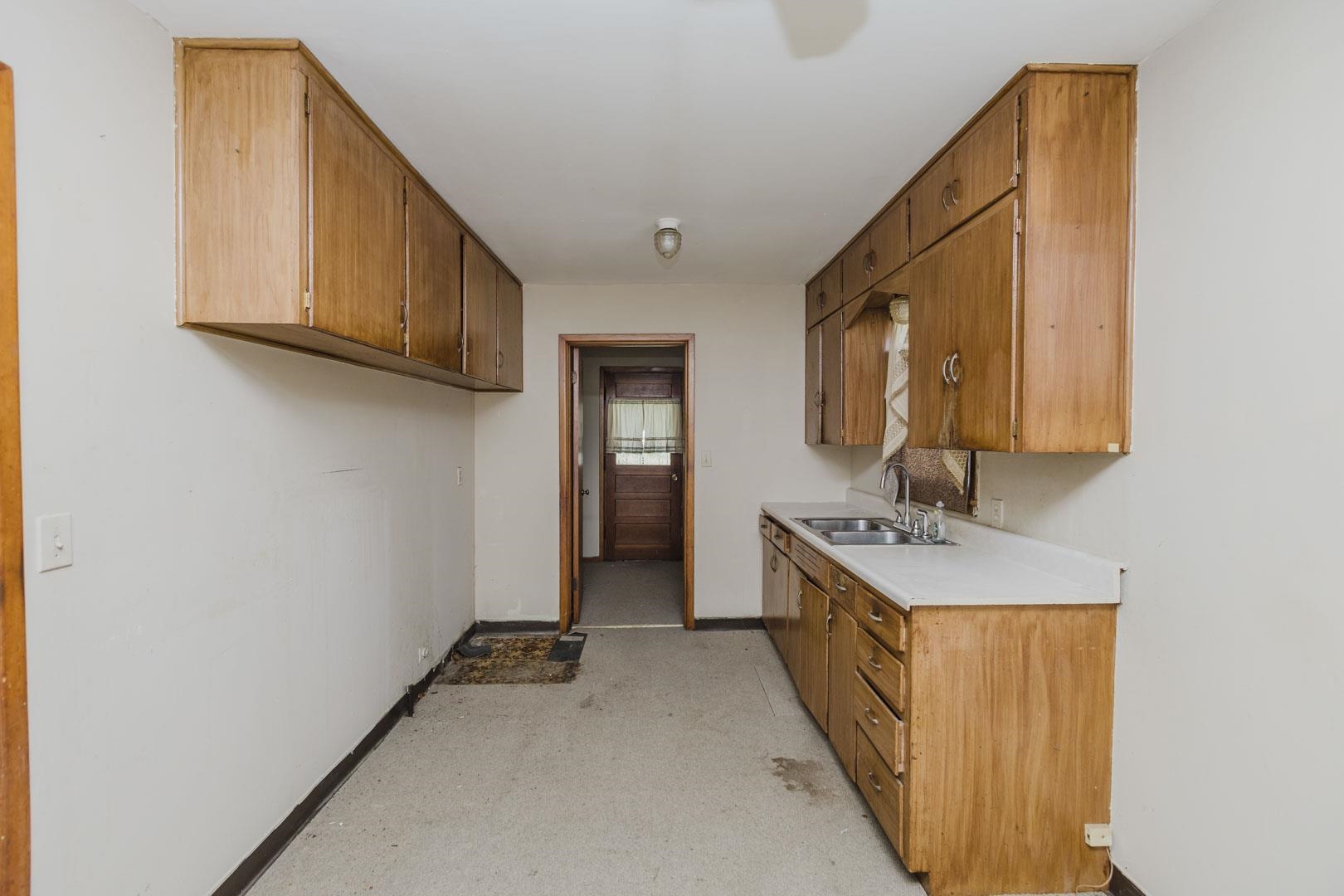951 N Derby Property Photo 6