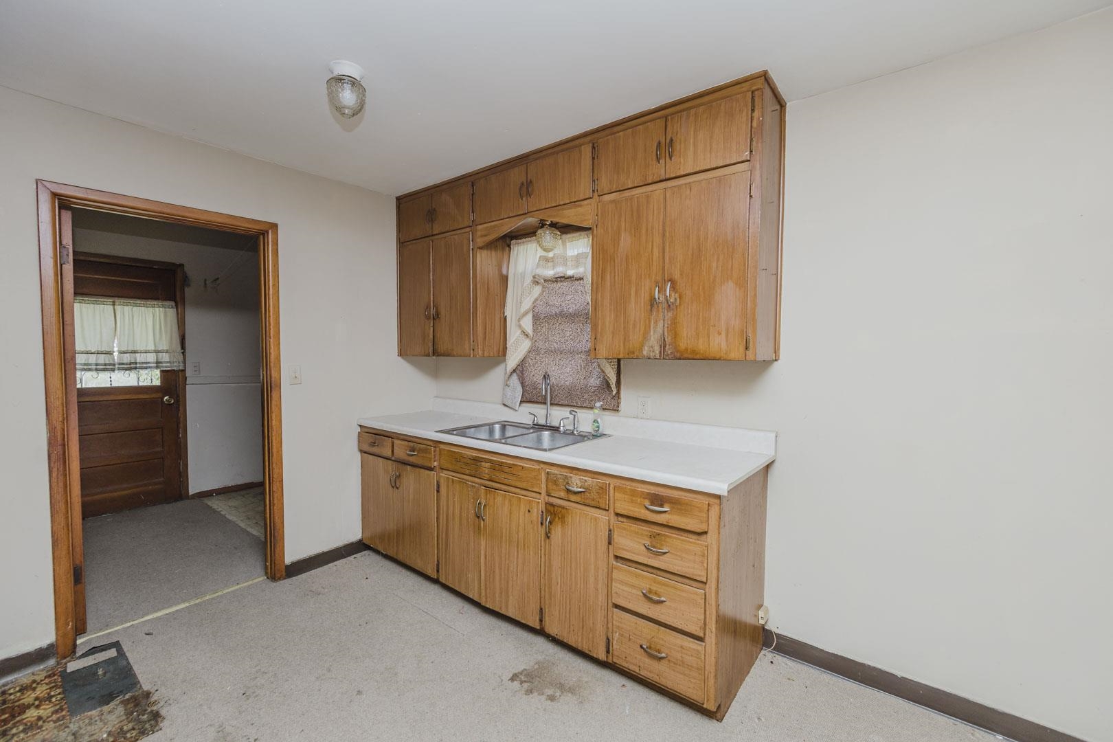 951 N Derby Property Photo 7