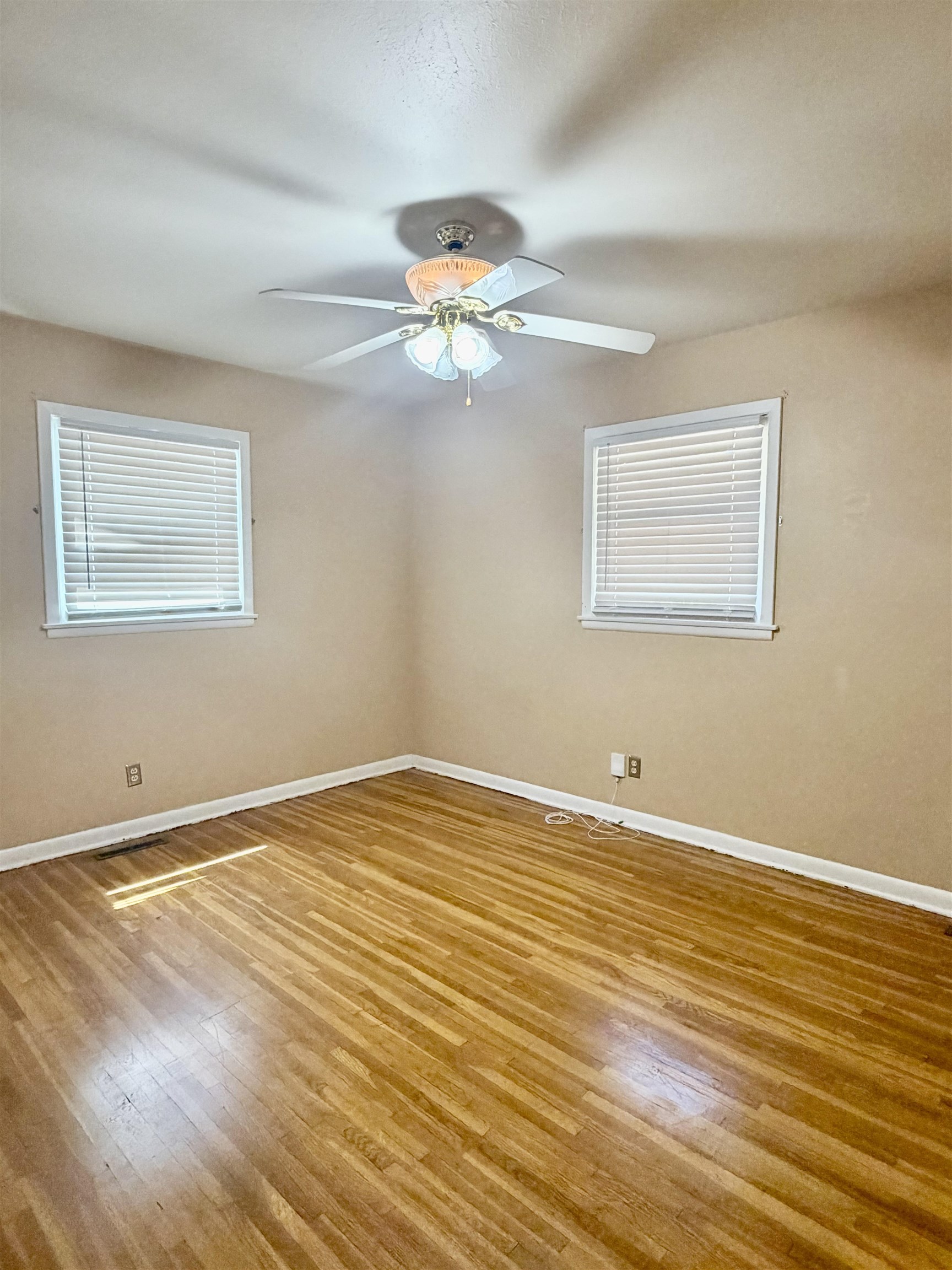 1805 N Woodrow Ct Property Photo 12