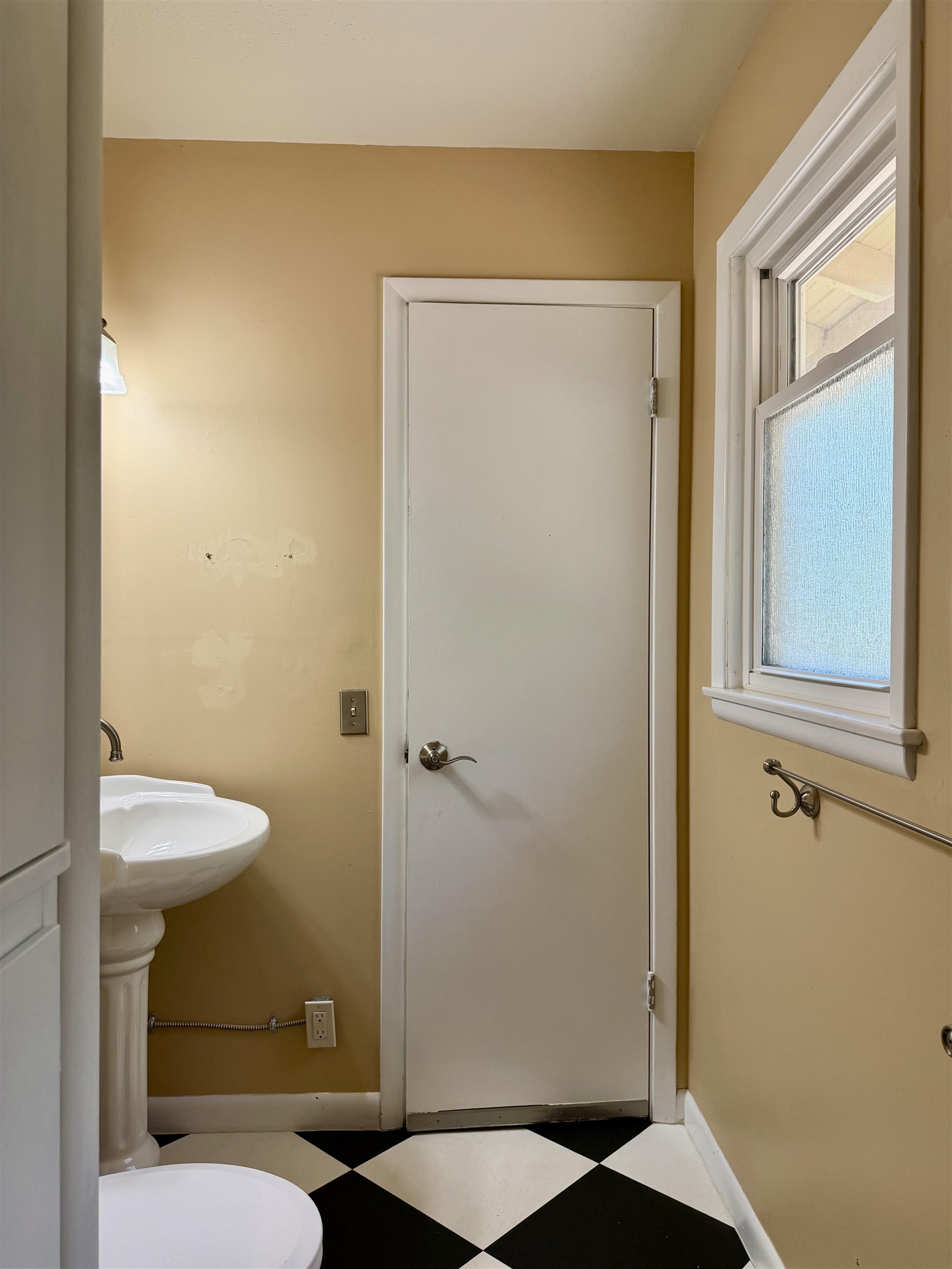 1805 N Woodrow Ct Property Photo 13