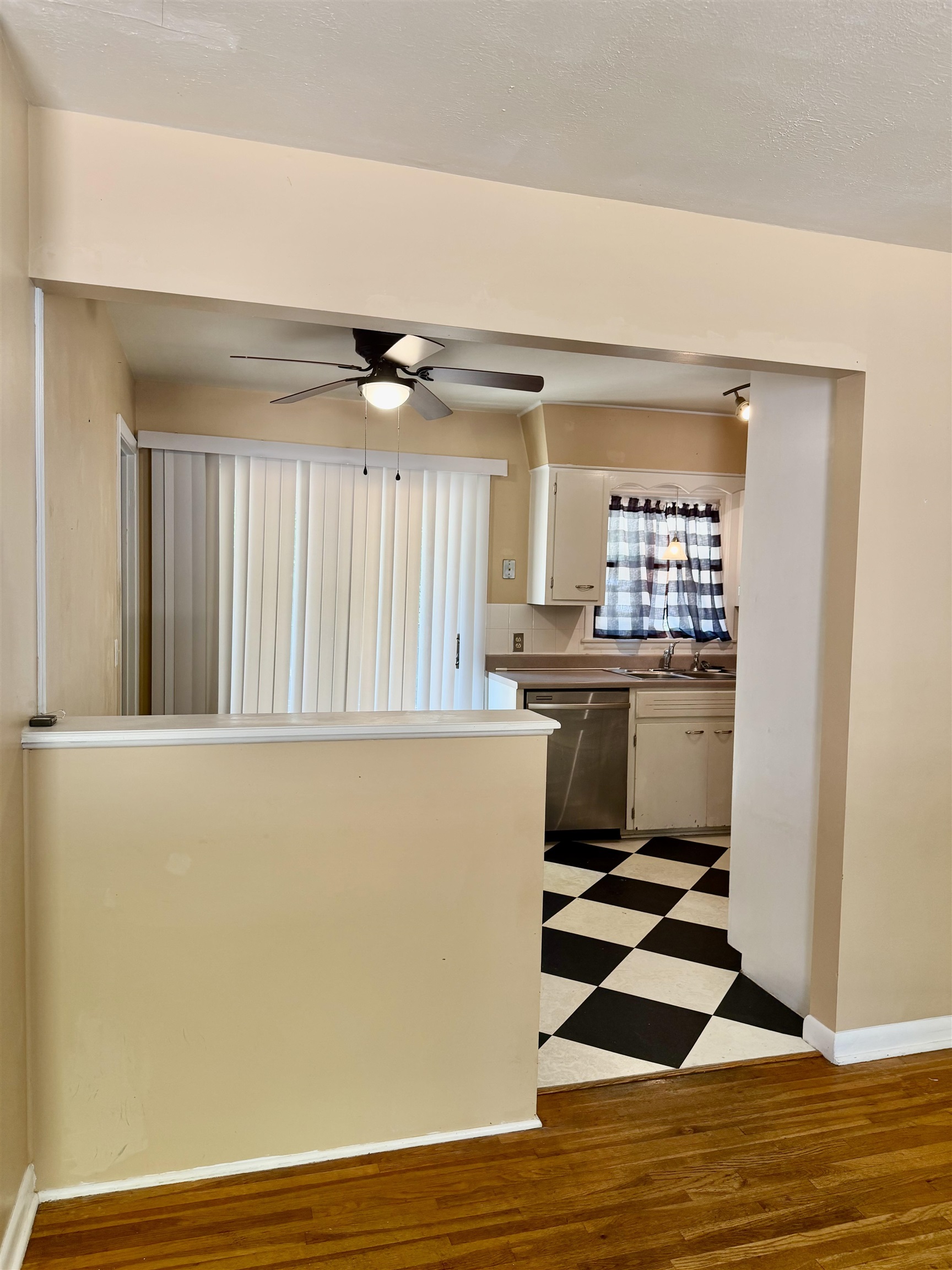 1805 N Woodrow Ct Property Photo 21