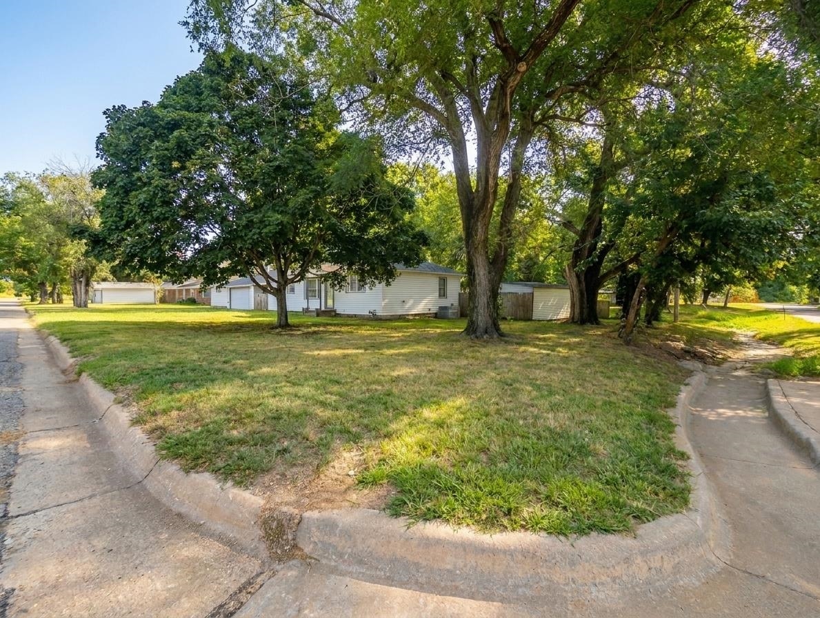 420 S Michigan Property Photo 3