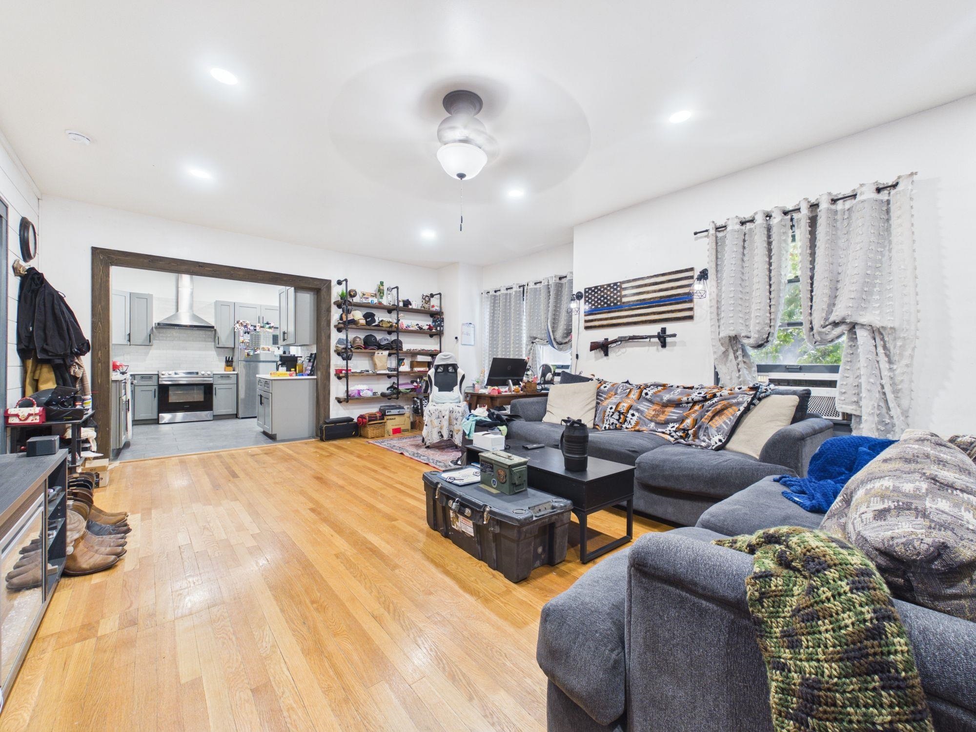 814 State St Property Photo 6
