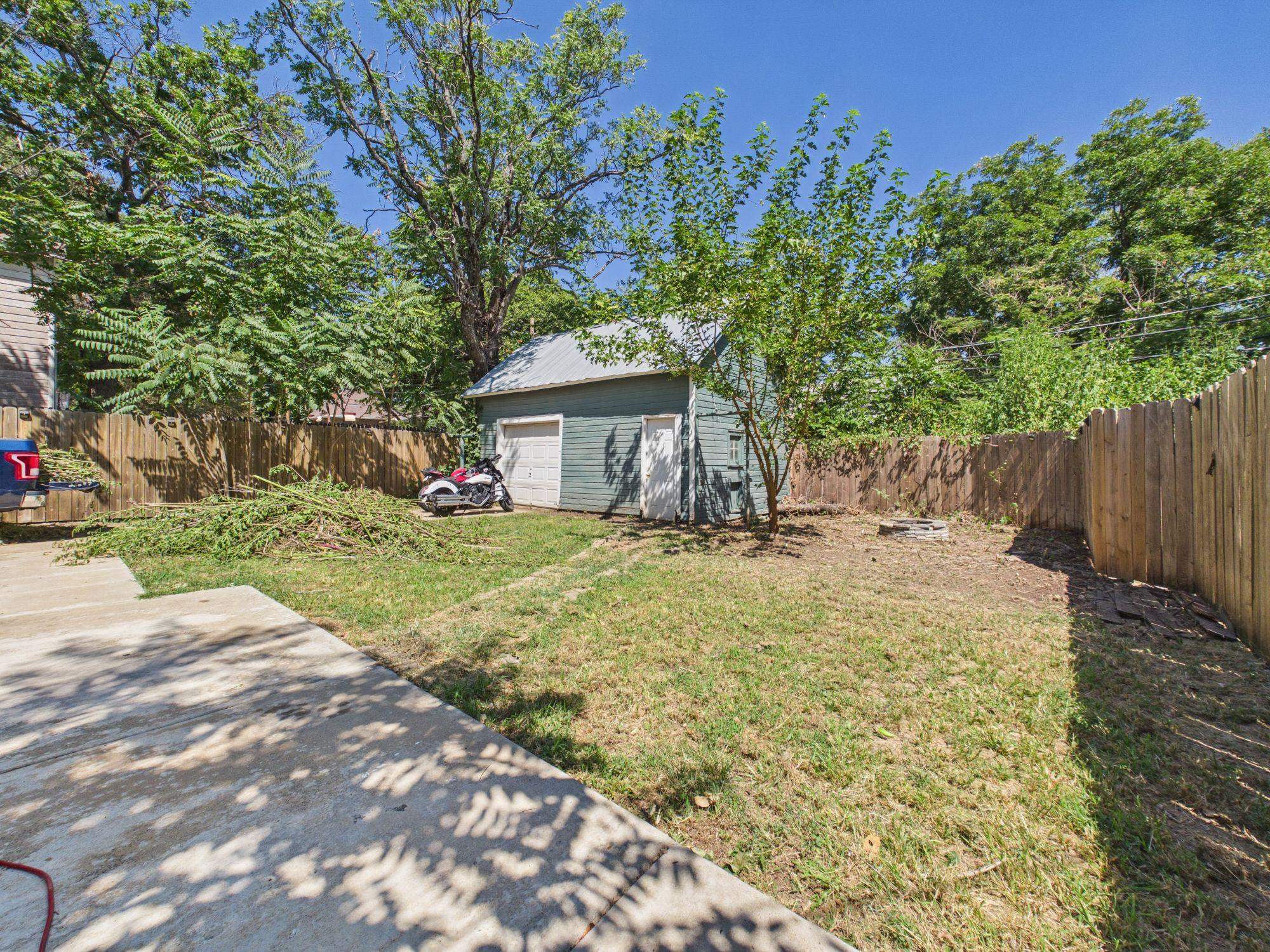 814 State St Property Photo 16
