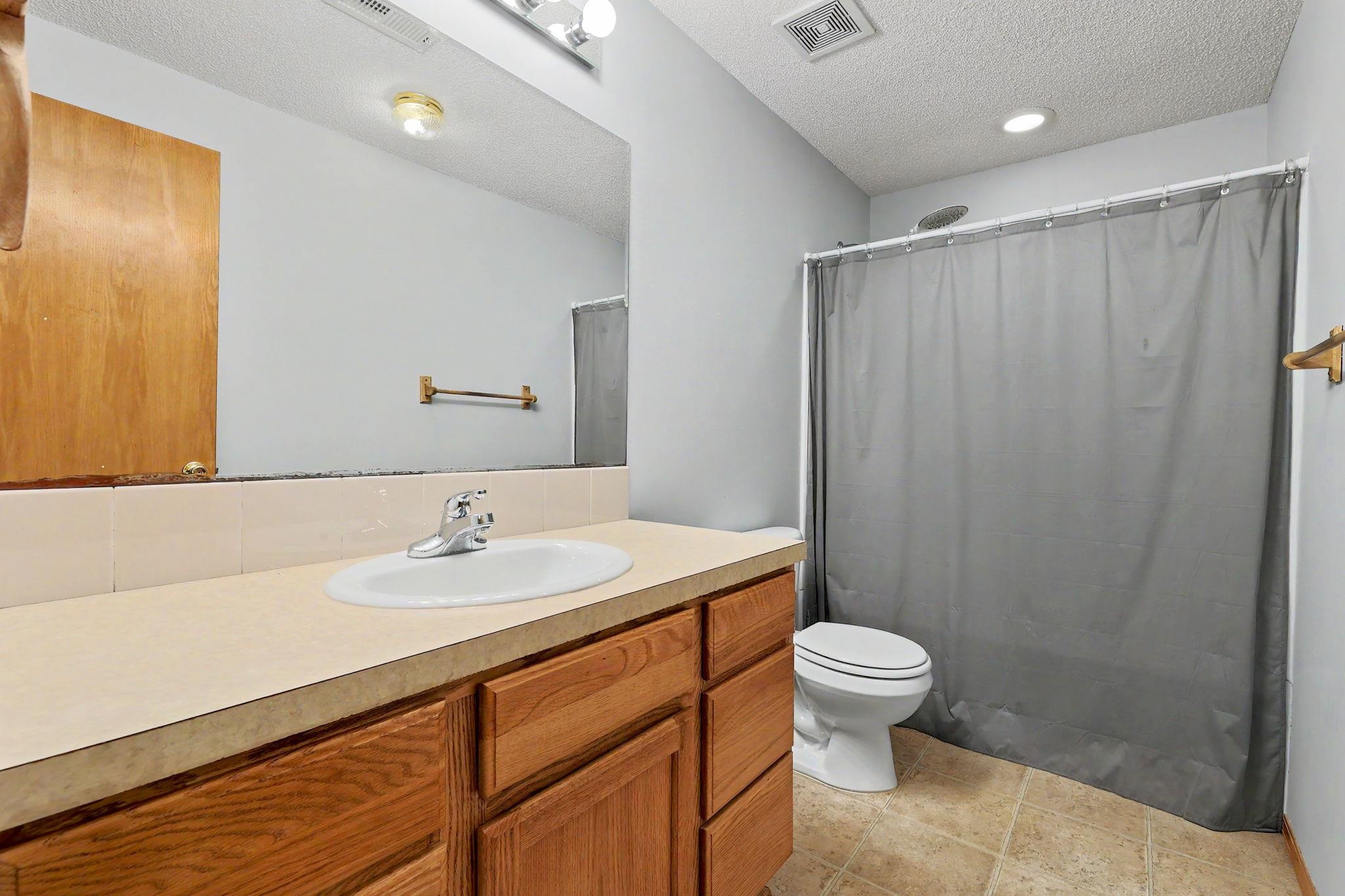 1914 Summerwood St Property Photo 24