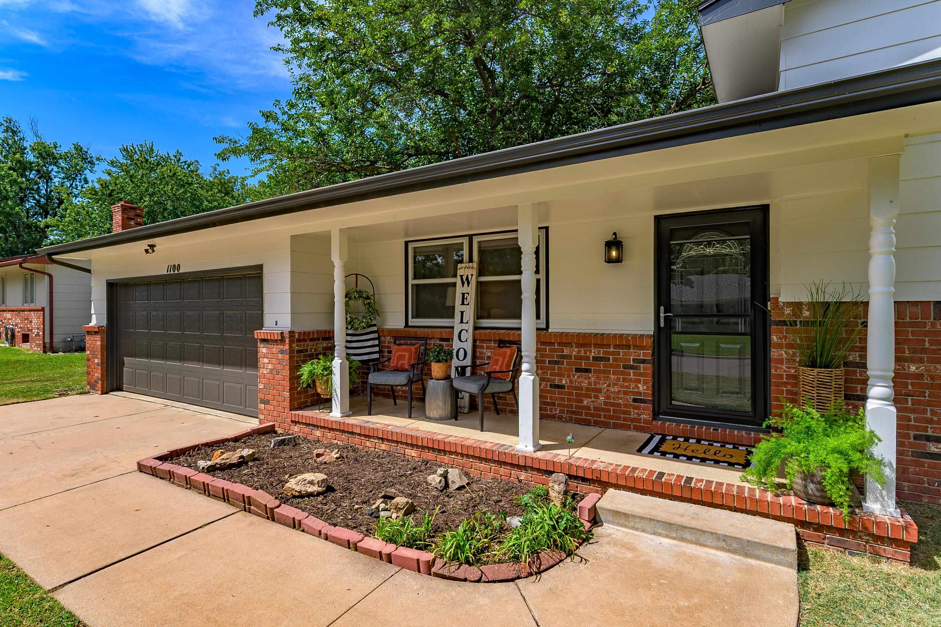 1100 E Market St Property Photo 5