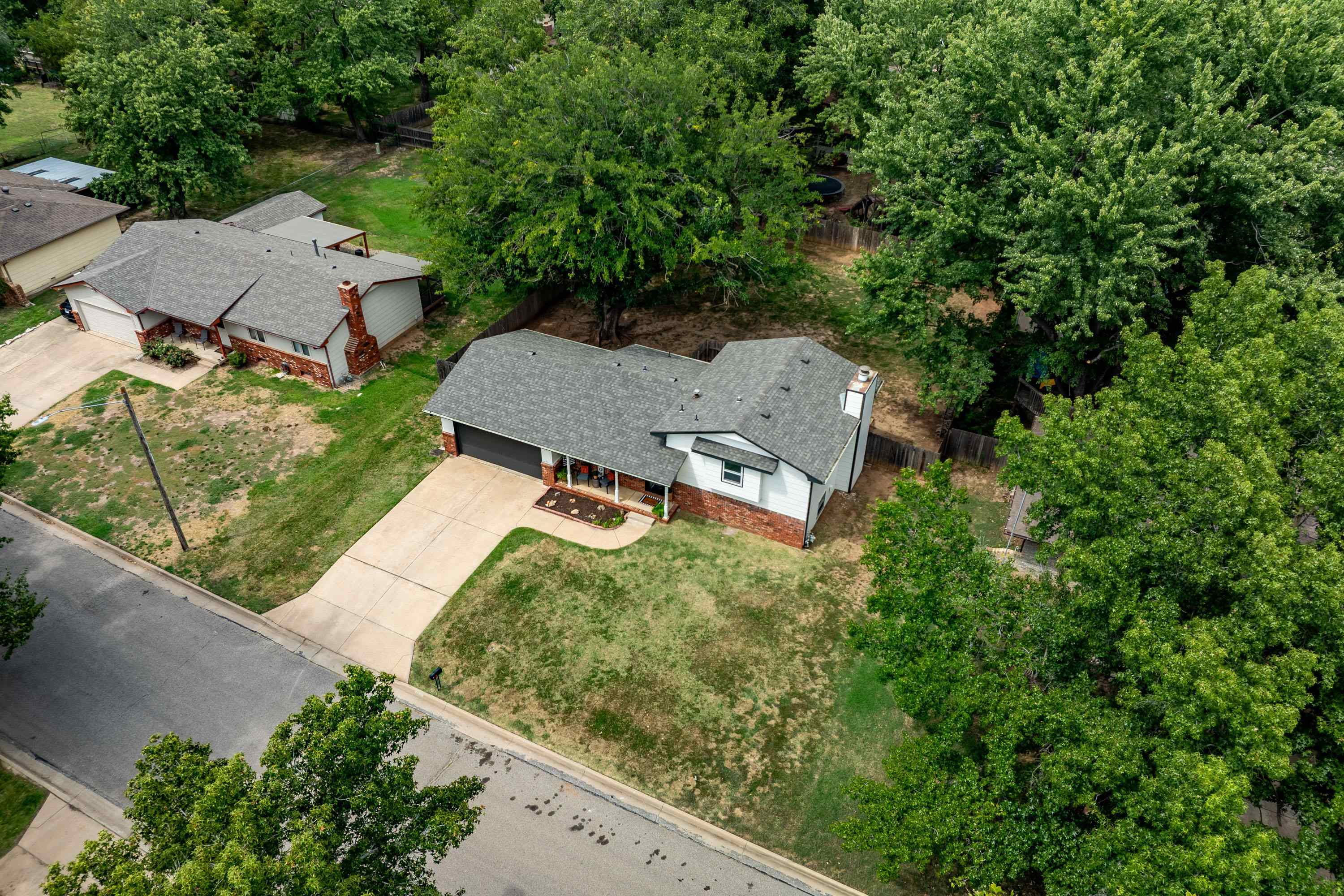 1100 E Market St Property Photo 6