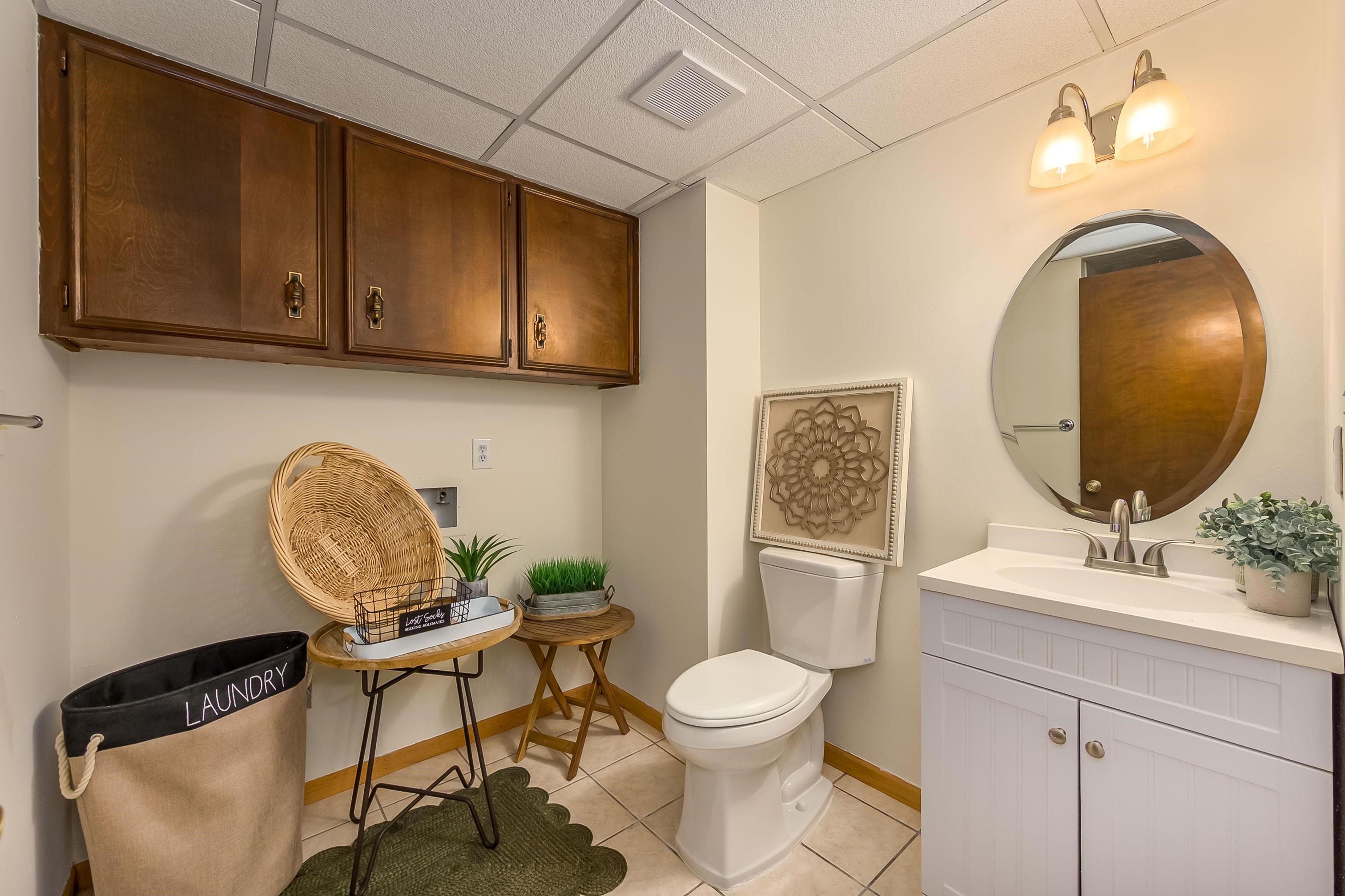 1100 E Market St Property Photo 29