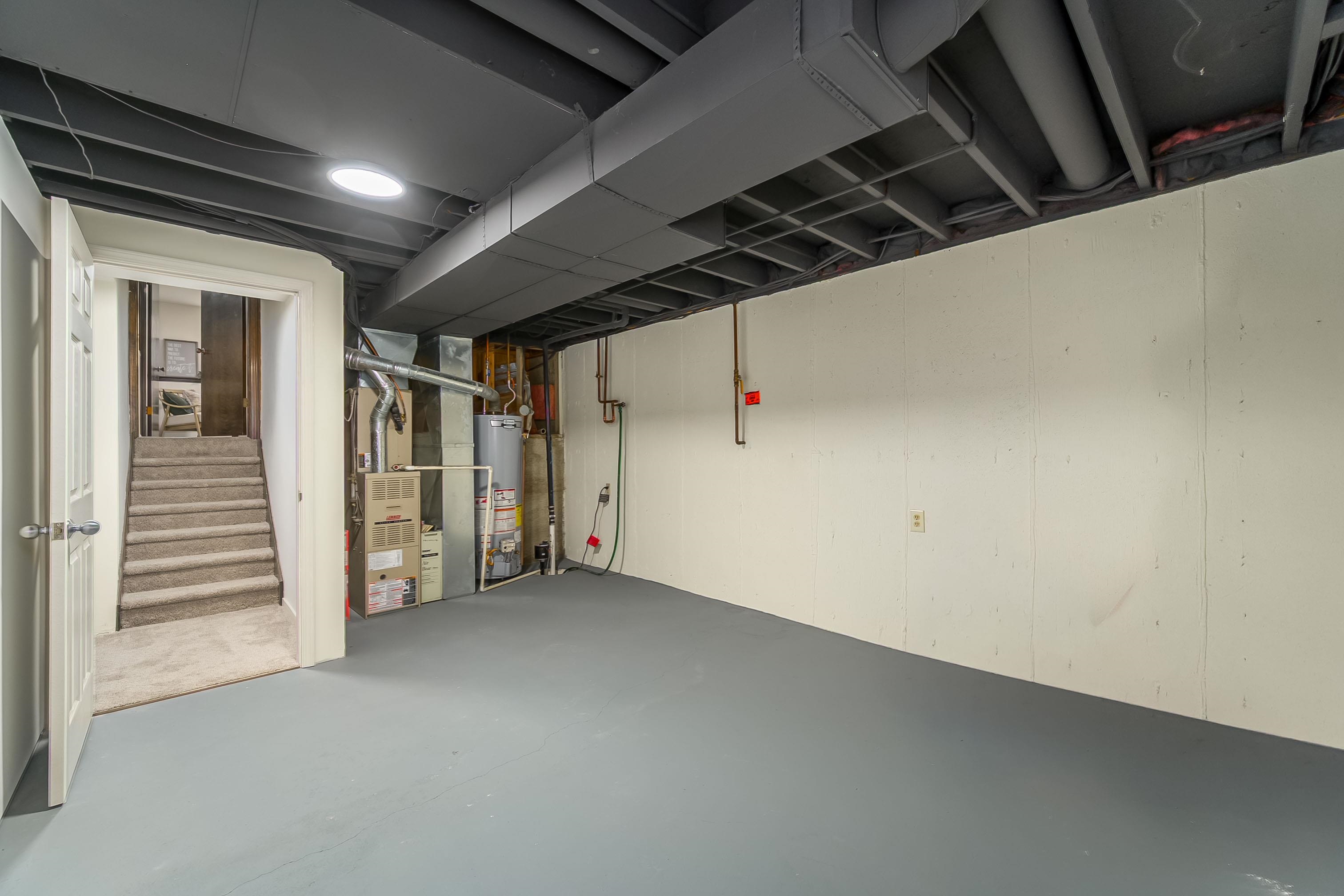 1100 E Market St Property Photo 32