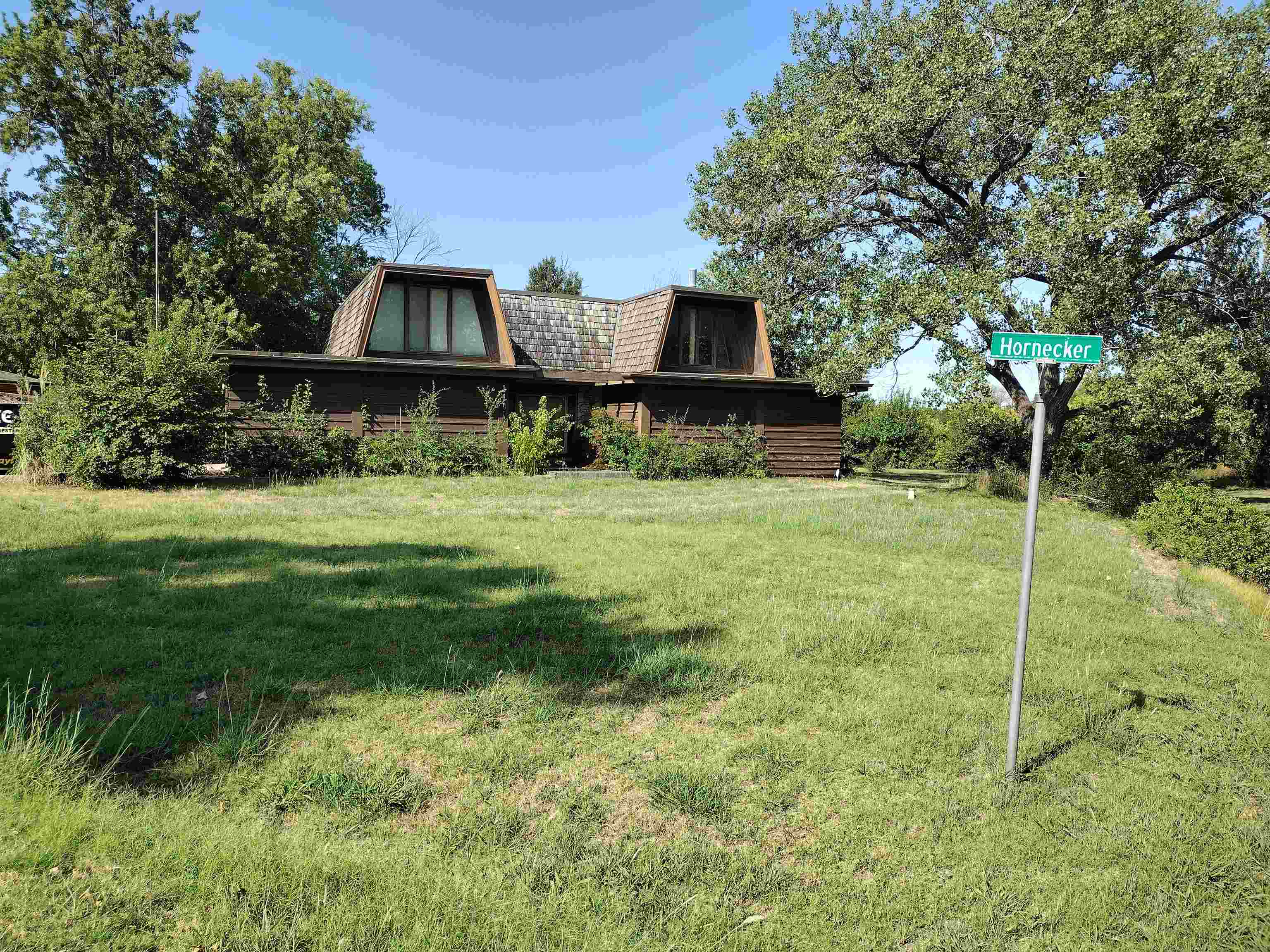1401 S Hornecker Property Photo 1