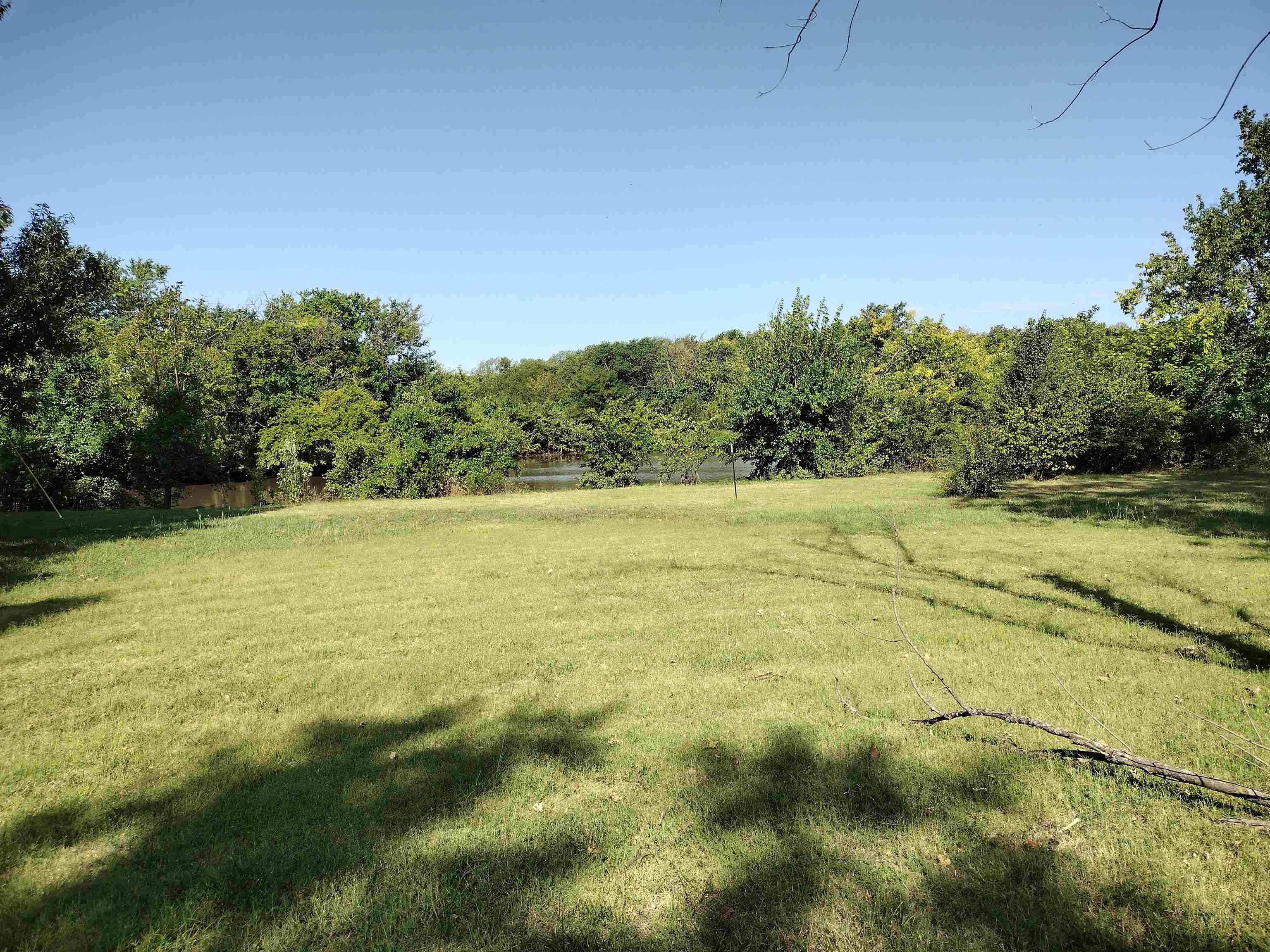 1401 S Hornecker Property Photo 7