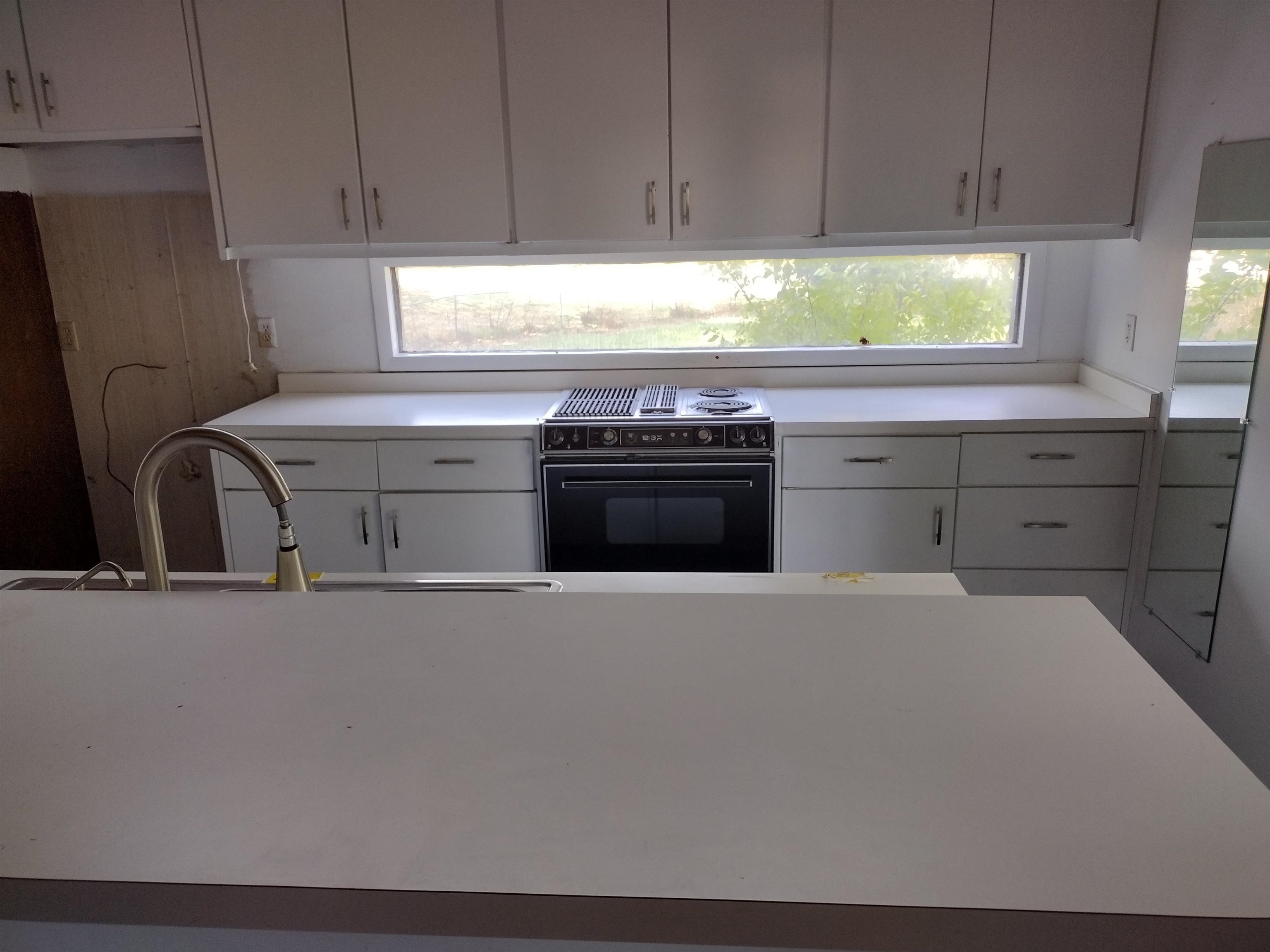 1401 S Hornecker Property Photo 10