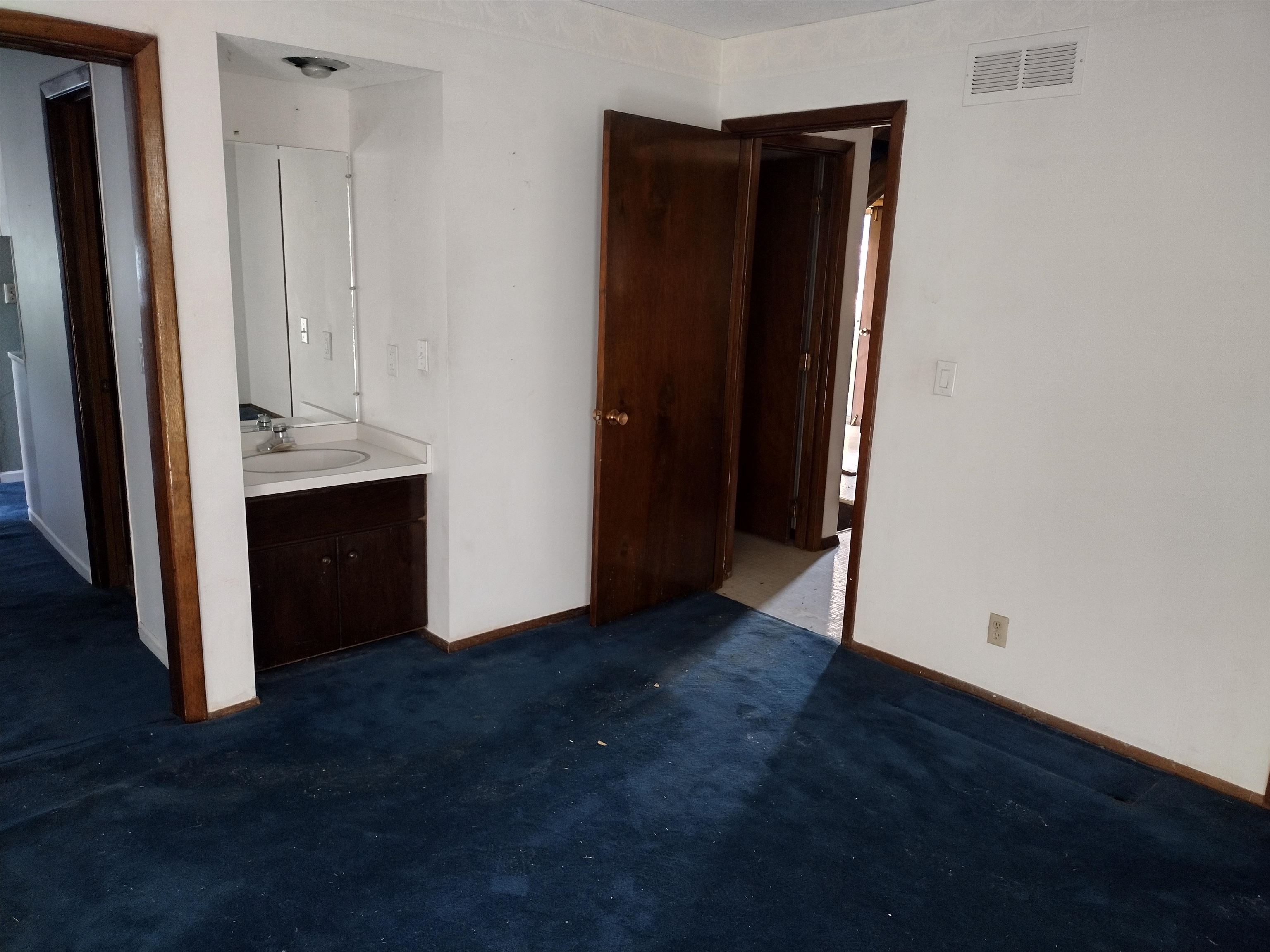 1401 S Hornecker Property Photo 29