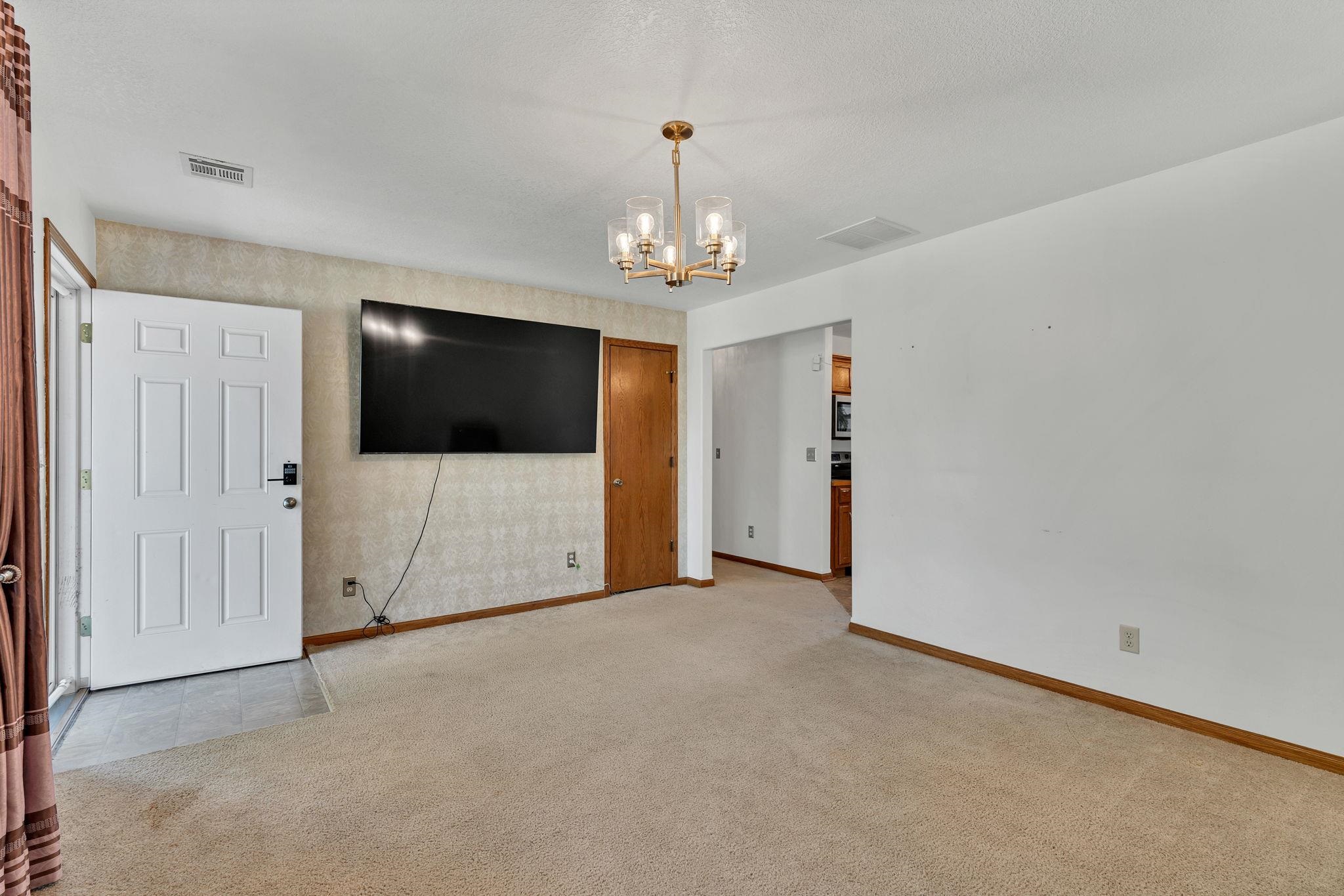 2315 W Grant Property Photo 9