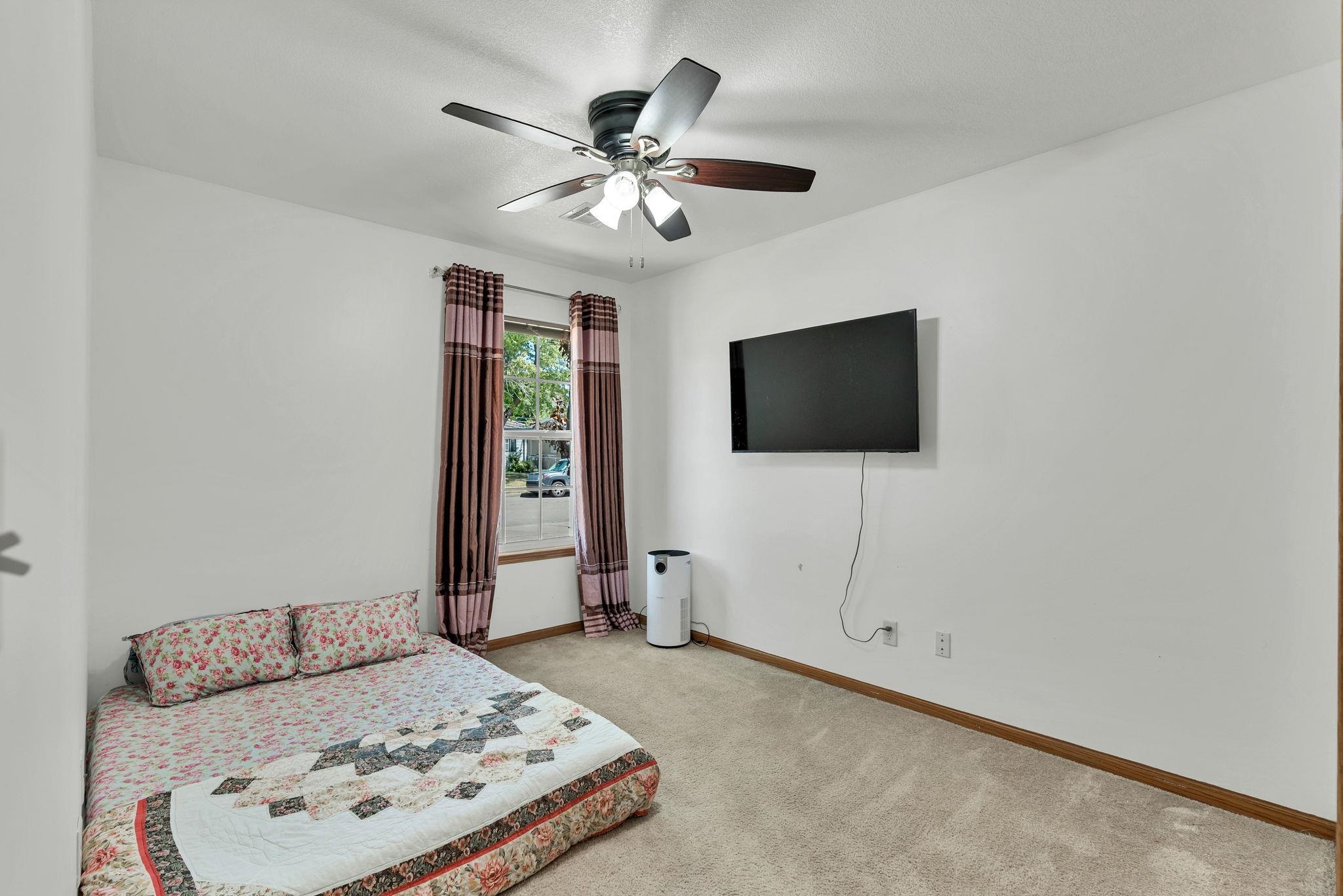 2315 W Grant Property Photo 18