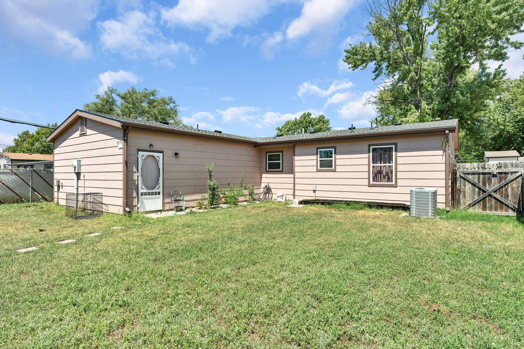 2315 W Grant Property Photo 22