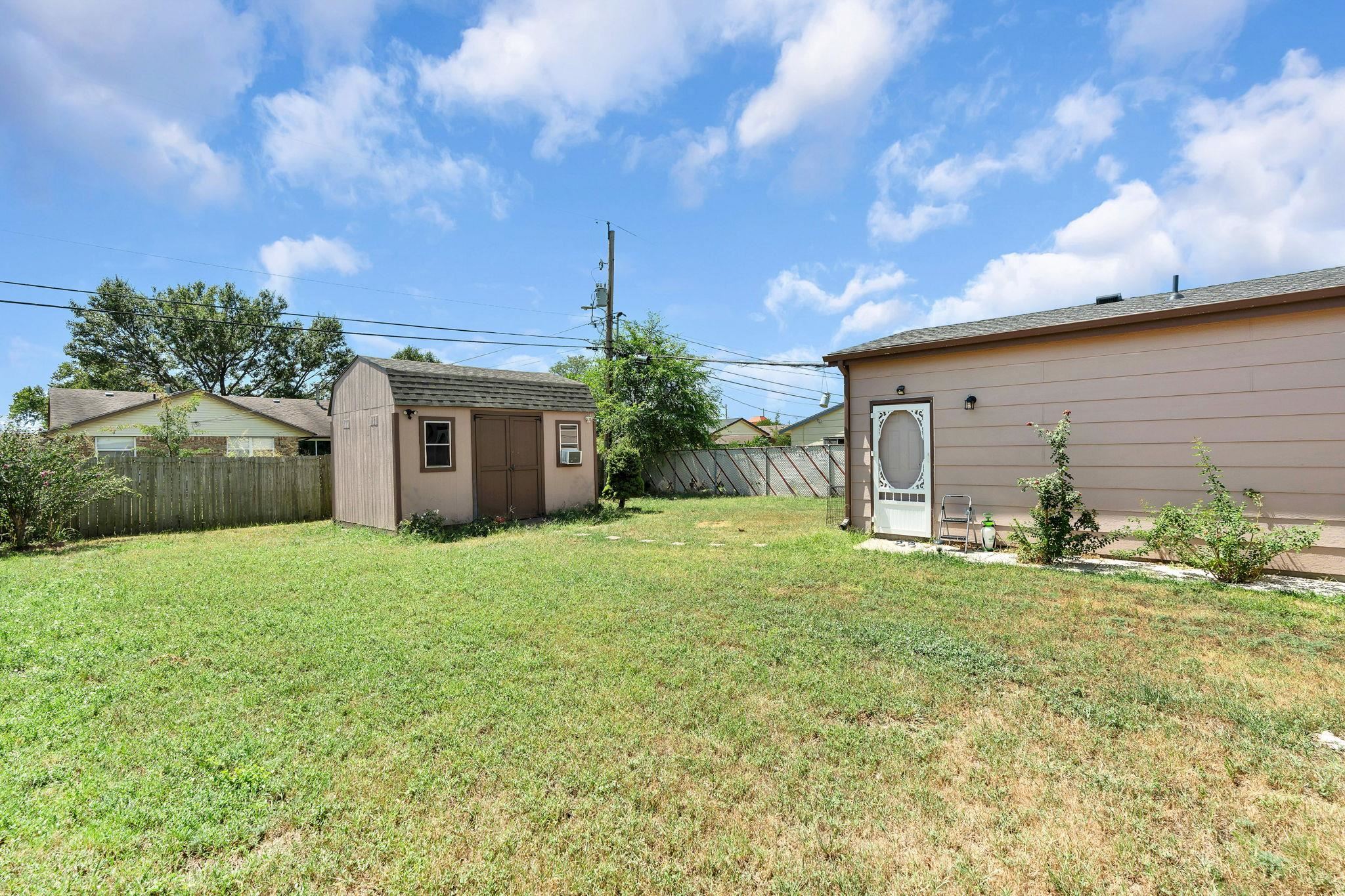 2315 W Grant Property Photo 23